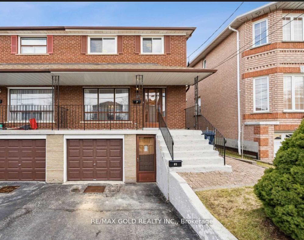 39 Magnolia Avenue, Toronto, ON M1K 3K3