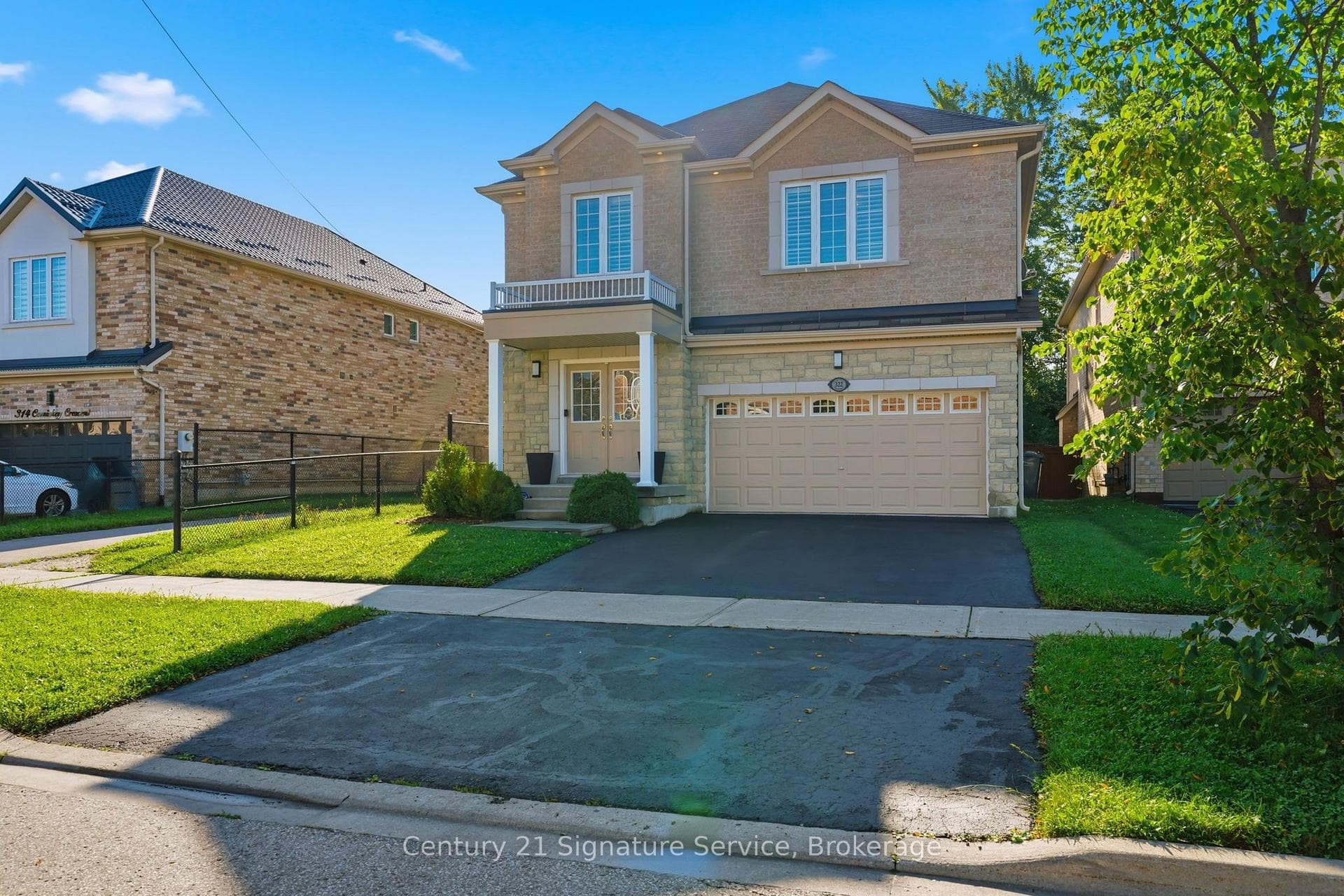 322 Comiskey Crescent, Mississauga, ON L5W 0C5