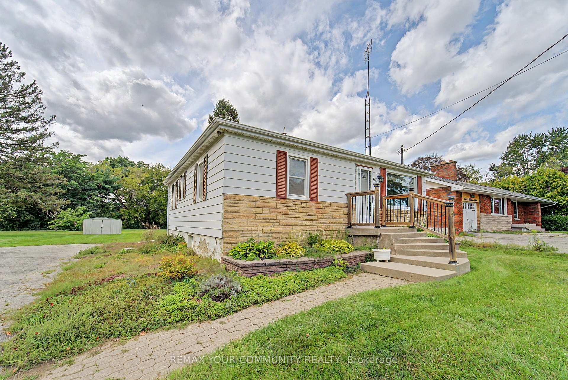4690 Baldwin Street S, Whitby, ON L1R 2W4