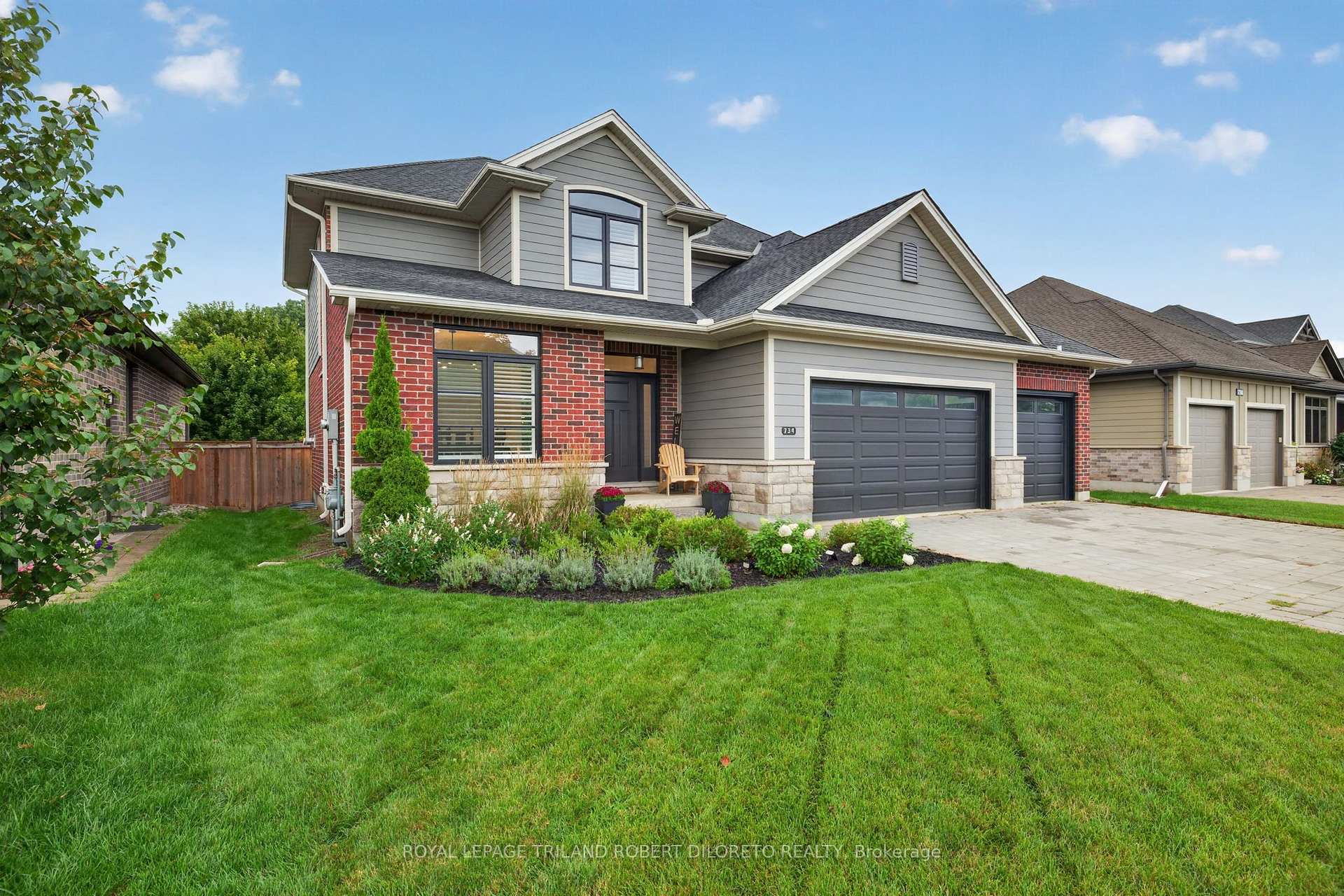 734 Radisson Lane, Strathroy-Caradoc, ON N0L 1W0