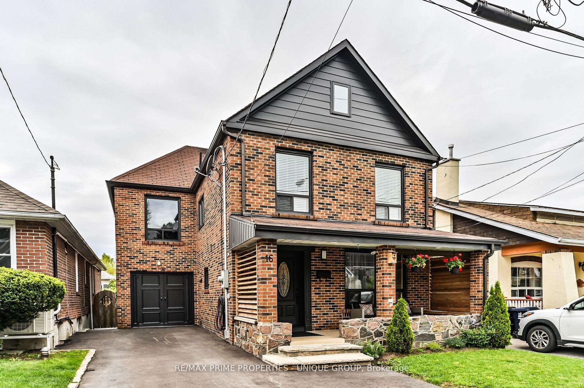 16 Eastwood Avenue, Toronto, ON M1N 3G9