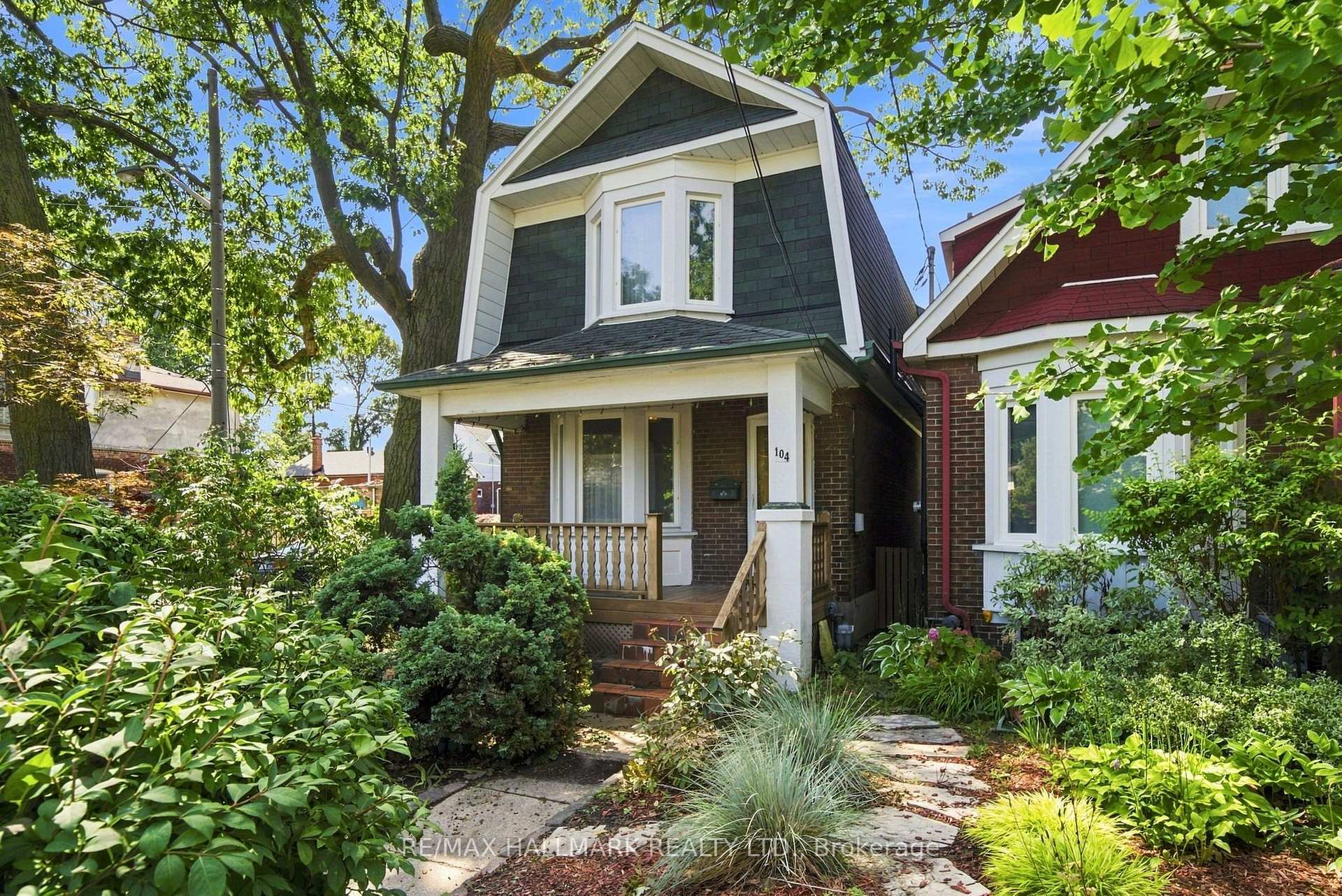 104 Chisholm Avenue, Toronto, ON M4C 4V7