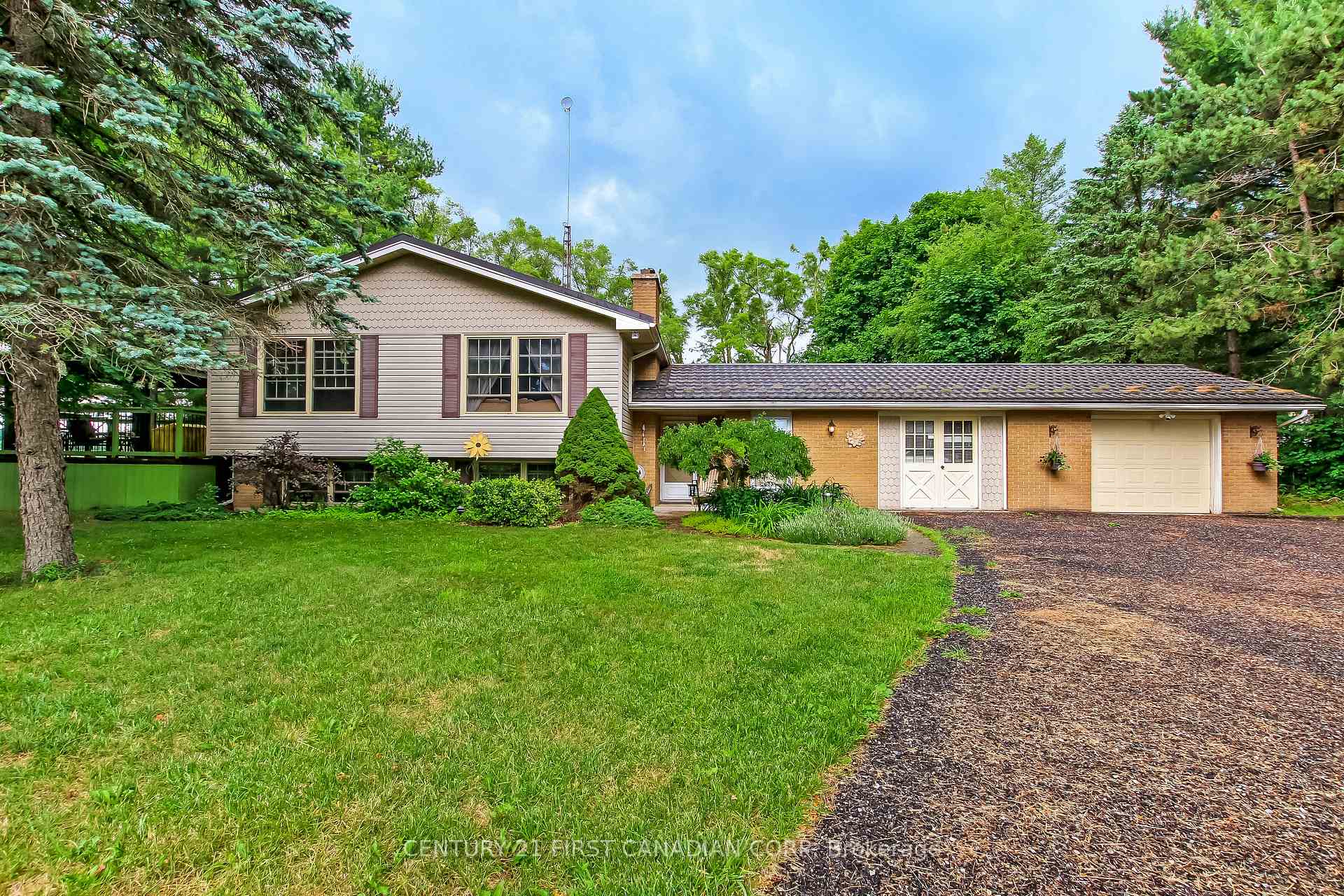 6892 Century Drive, Strathroy-Caradoc, ON N6B 3N1
