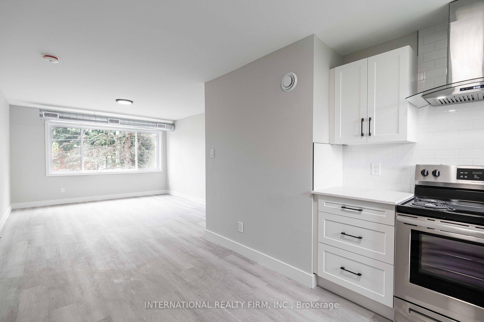 81 King Edward Avenue 4, London South, ON N5Z 3S7
