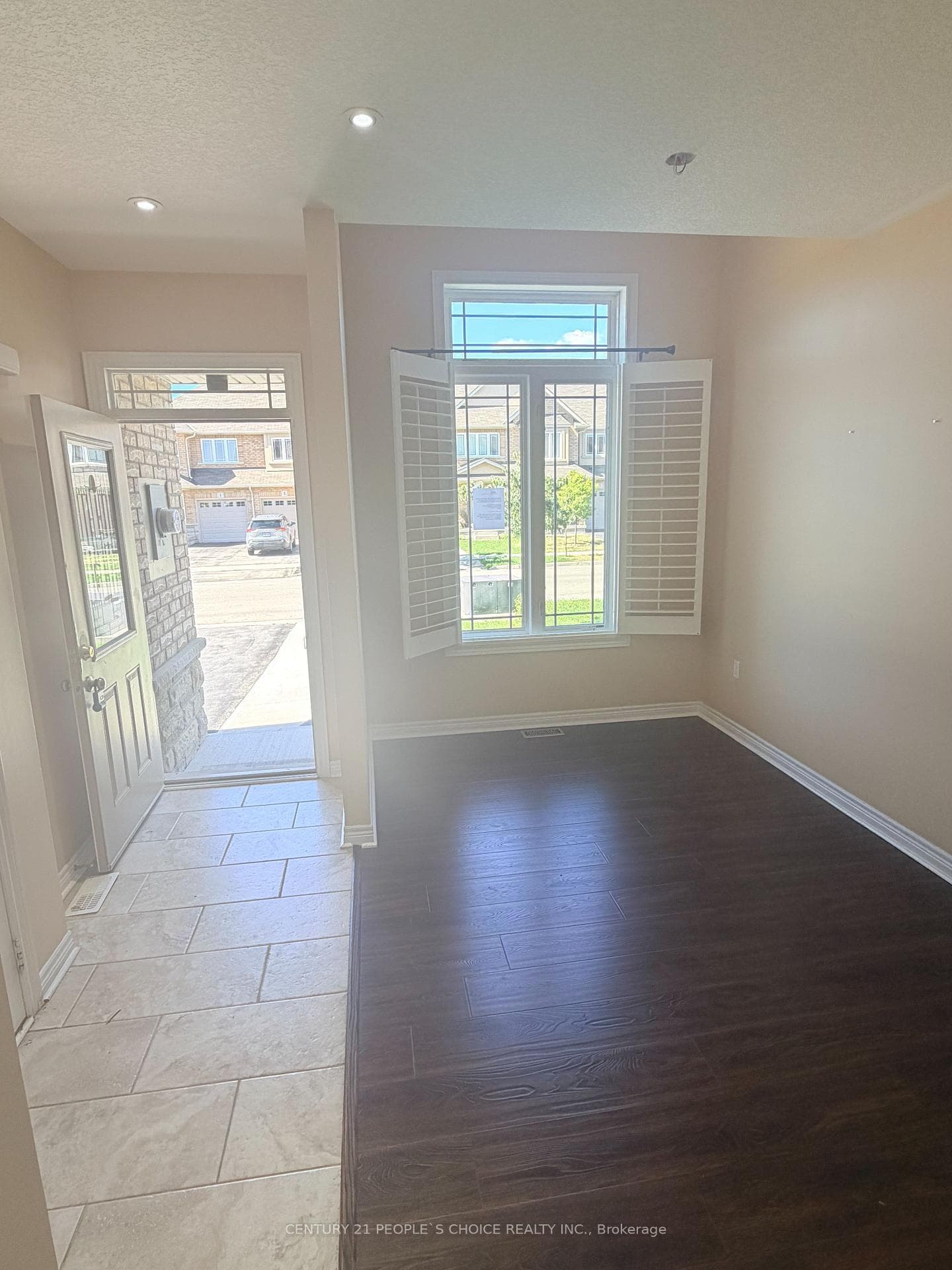 4 Charleswood Crescent, Hamilton, ON L0R 1P0