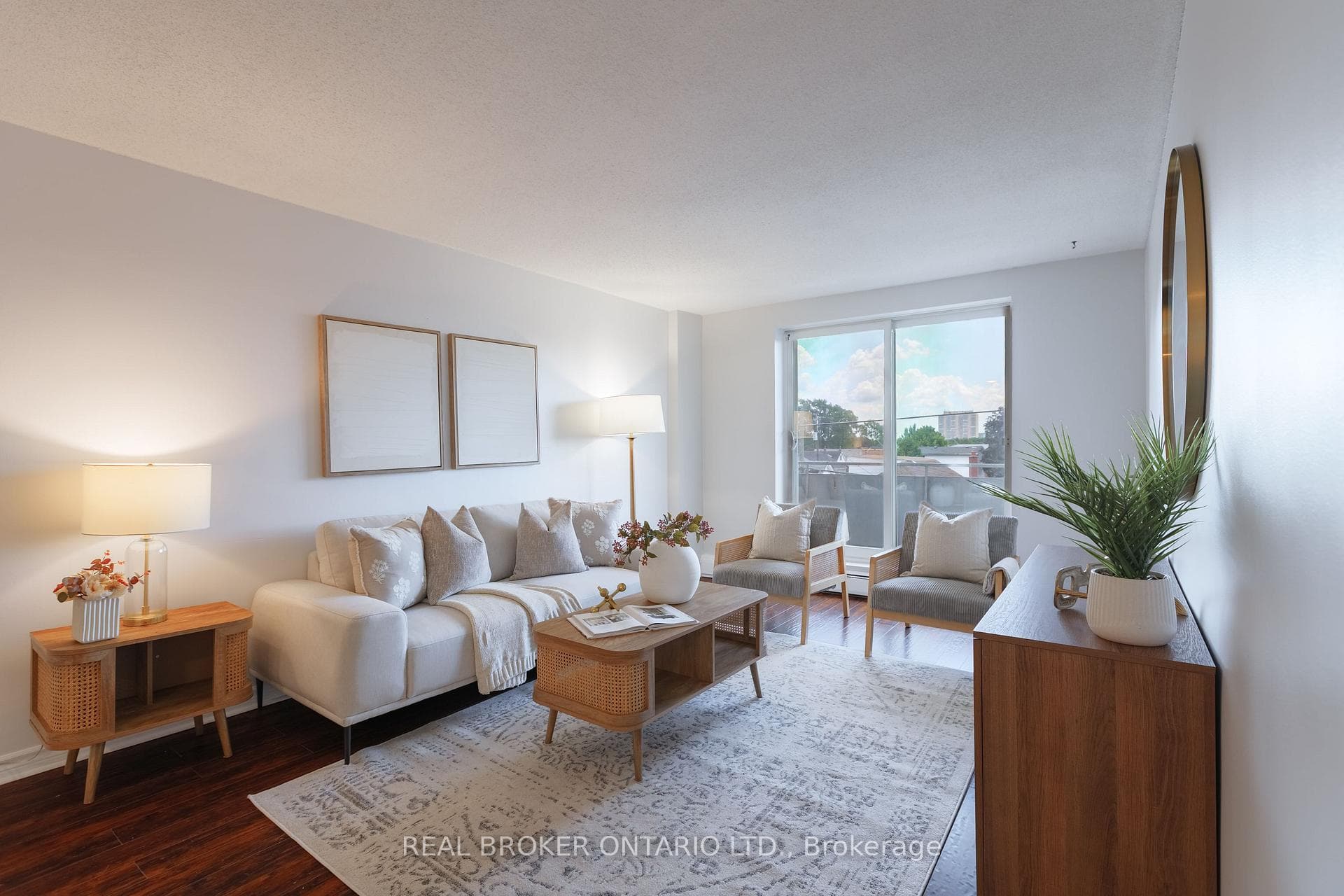 893 Concession Street 202, Hamilton, ON L8V 1E7