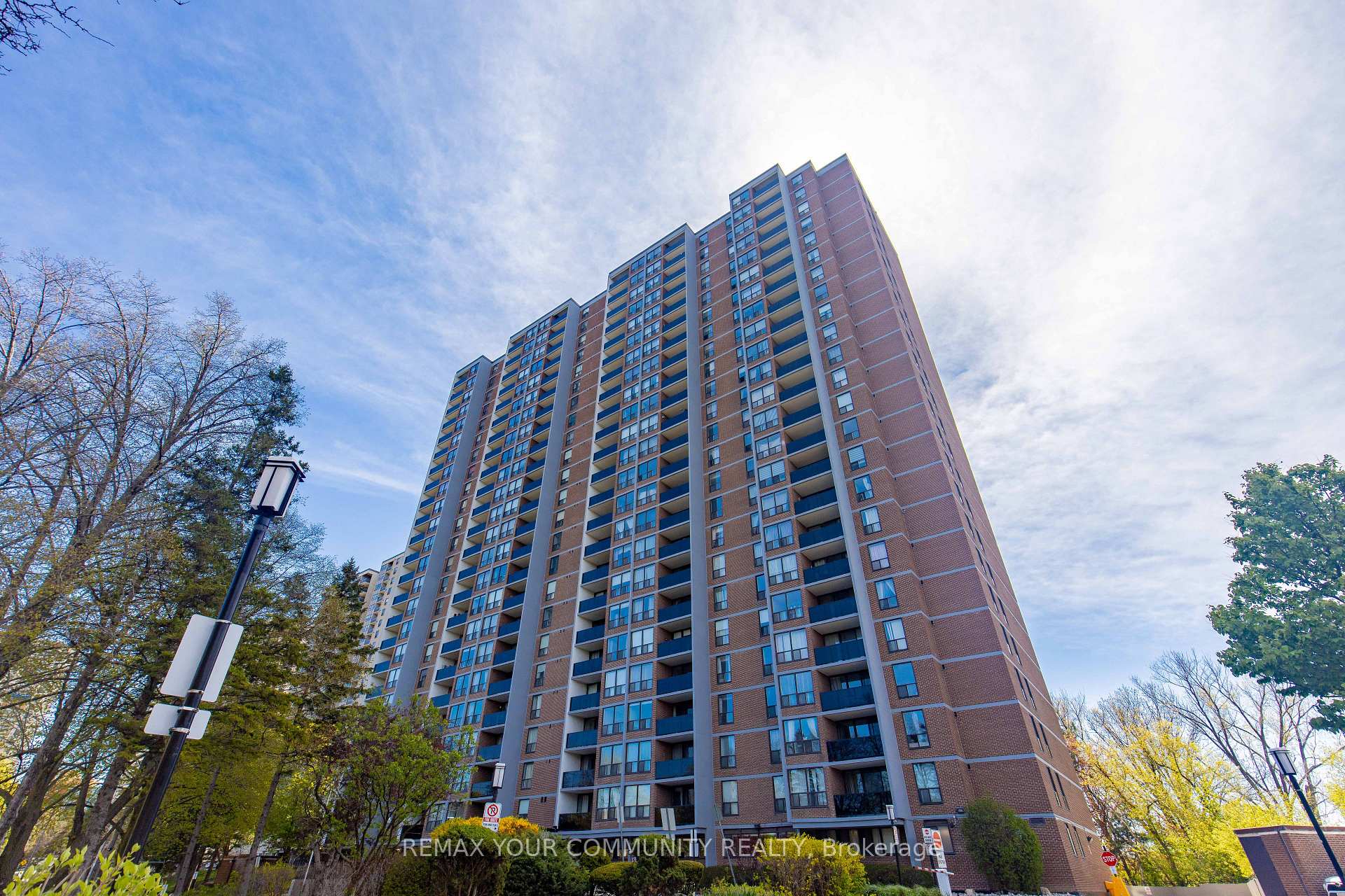 85 Emmett Avenue 708, Toronto, ON M6M 5A2