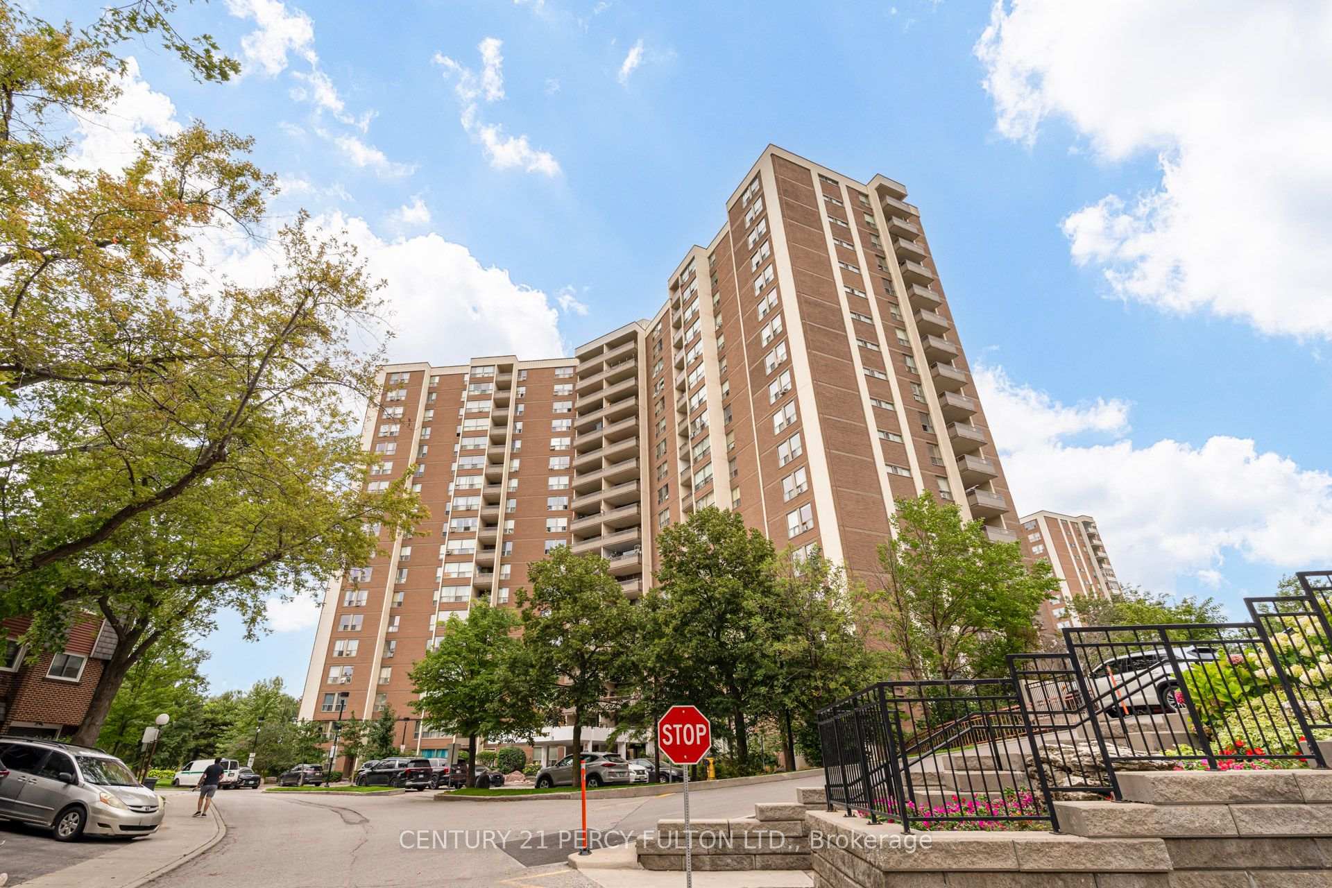 5 Vicora Linkway #614, Toronto, ON M3C 1A4
