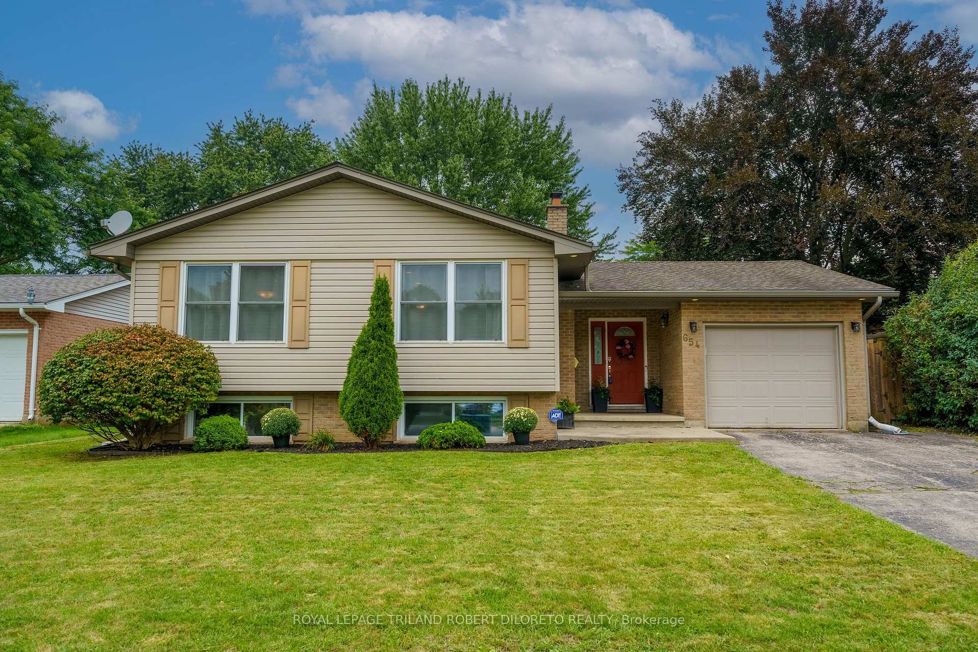 654 Grenfell Drive, London North, ON N5X 2N2