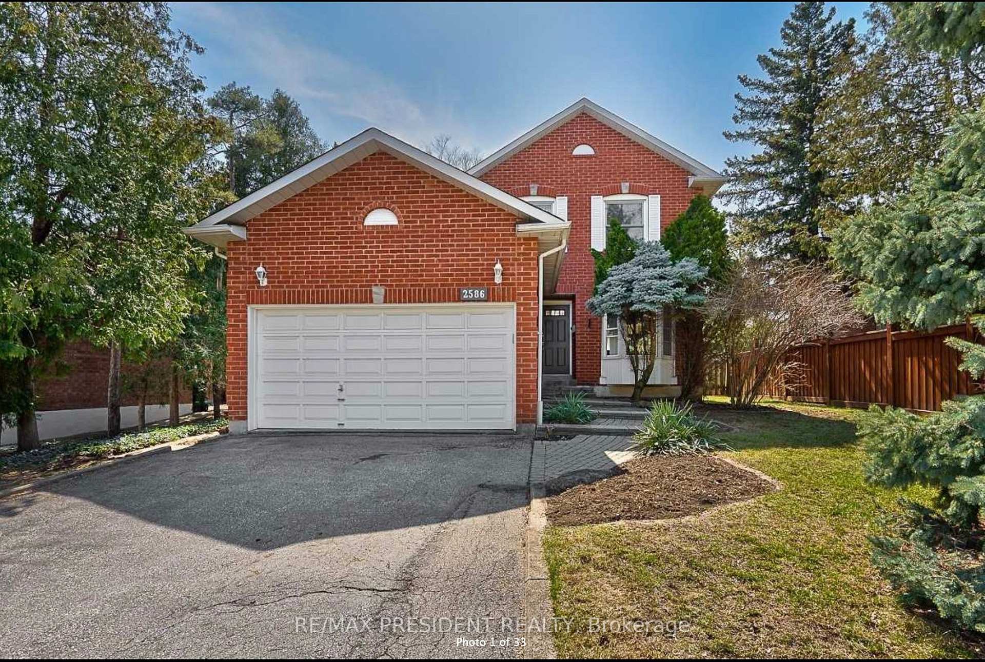 2586 Hammond Road, Mississauga, ON L5K 1T2