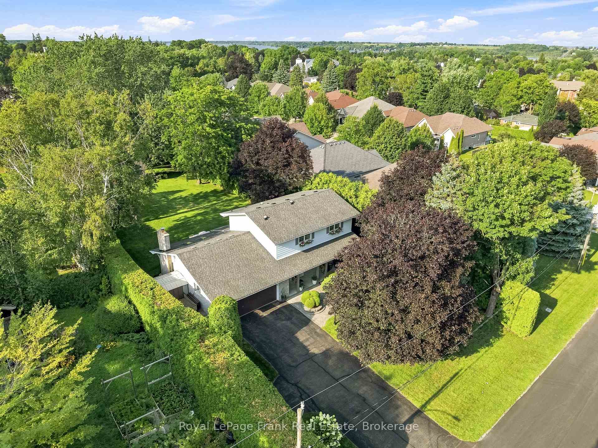 559 Alma Street, Scugog, ON L9L 1C9