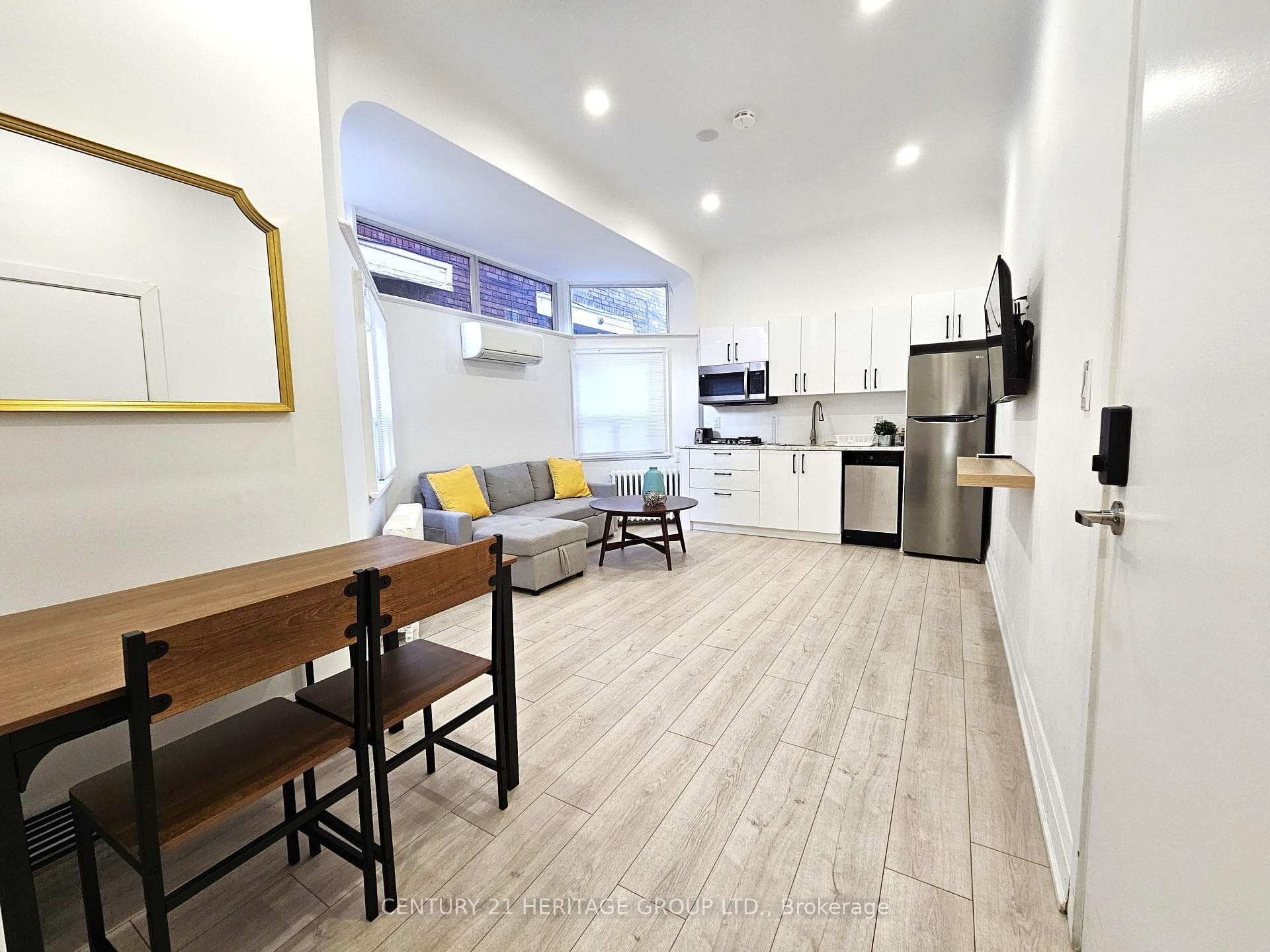 344 Shaw Street 3rd Floor, Toronto, ON M6J 2X3