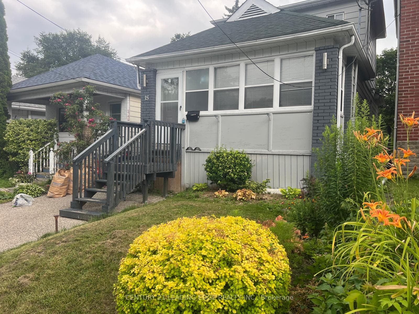 15 Westbrook Avenue, Toronto, ON M4C 2G1