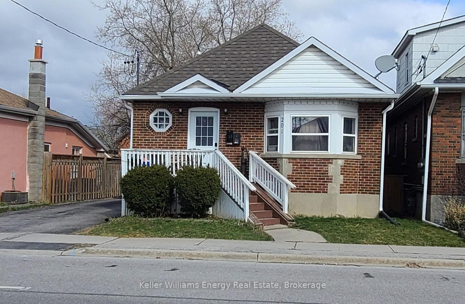 201 Celina Street BSMT, Oshawa, ON L1H 4N7