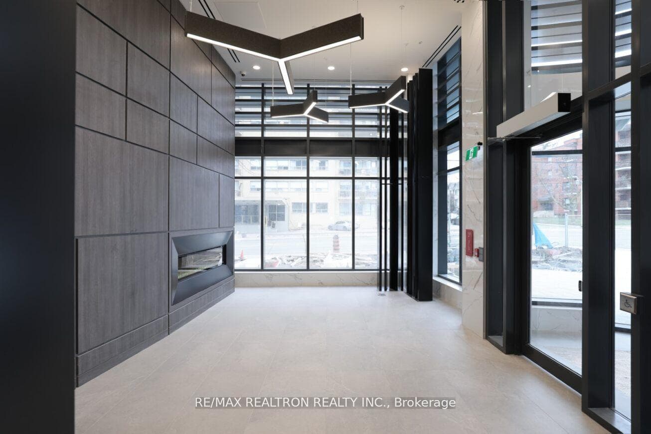 2525 Bathurst Street 410, Toronto, ON M6B 2Y9
