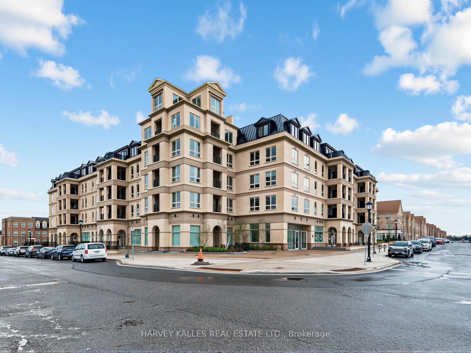 101 Cathedral High Street 329, Markham, ON L6C 3L8