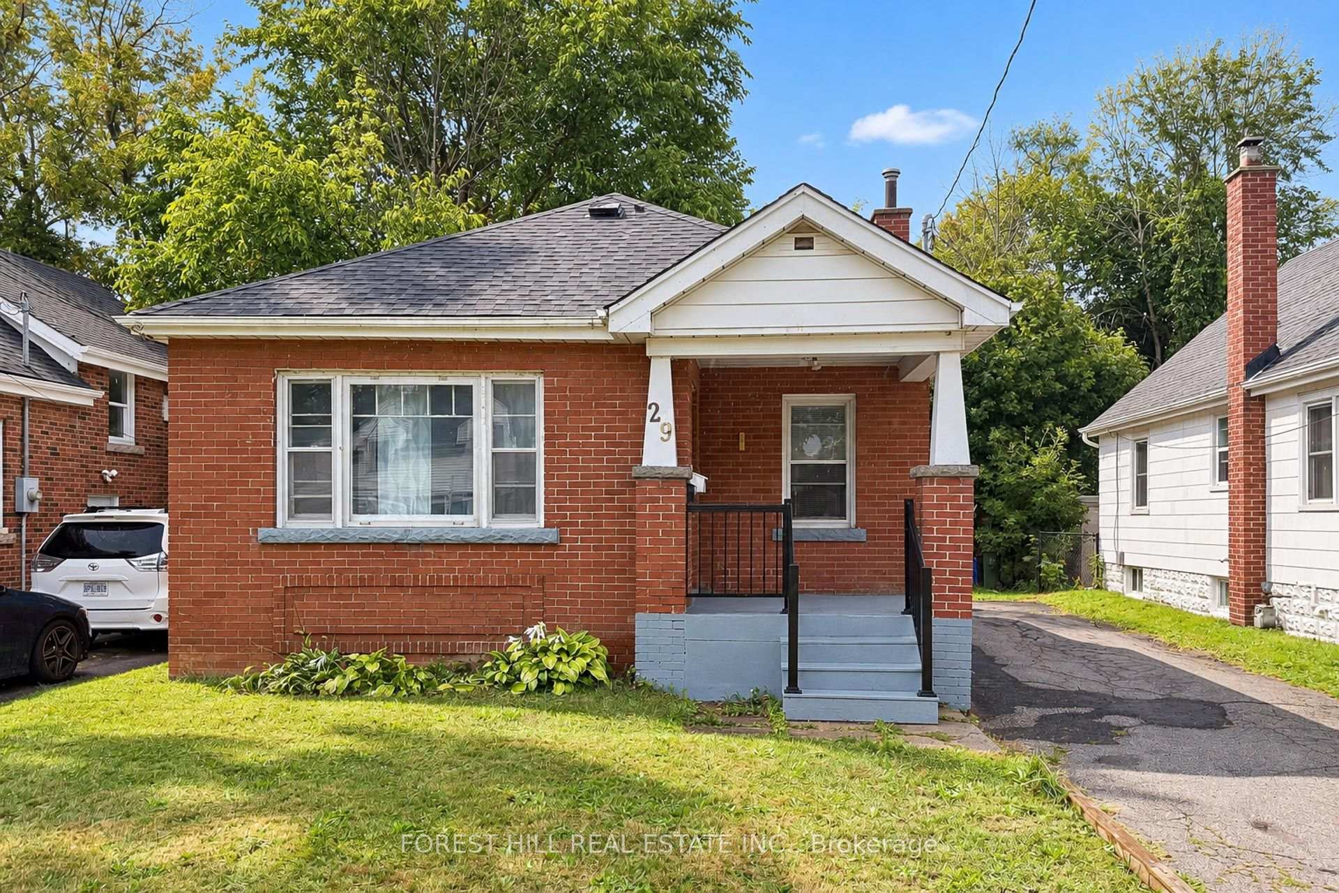29 Thorndale Street S, Hamilton, ON L8S 3A7