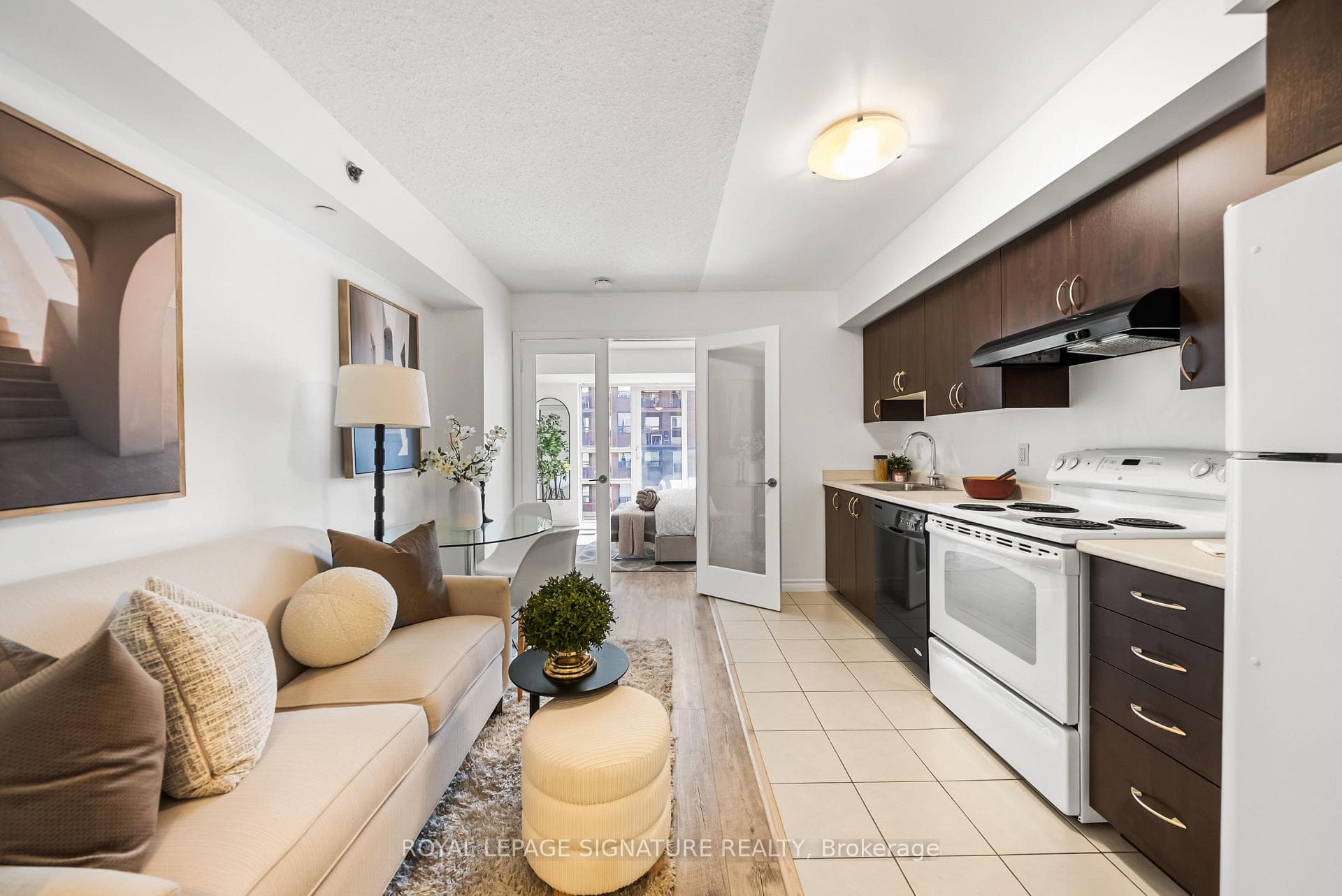 35 Saranac Boulevard 721, Toronto, ON M6A 2G4
