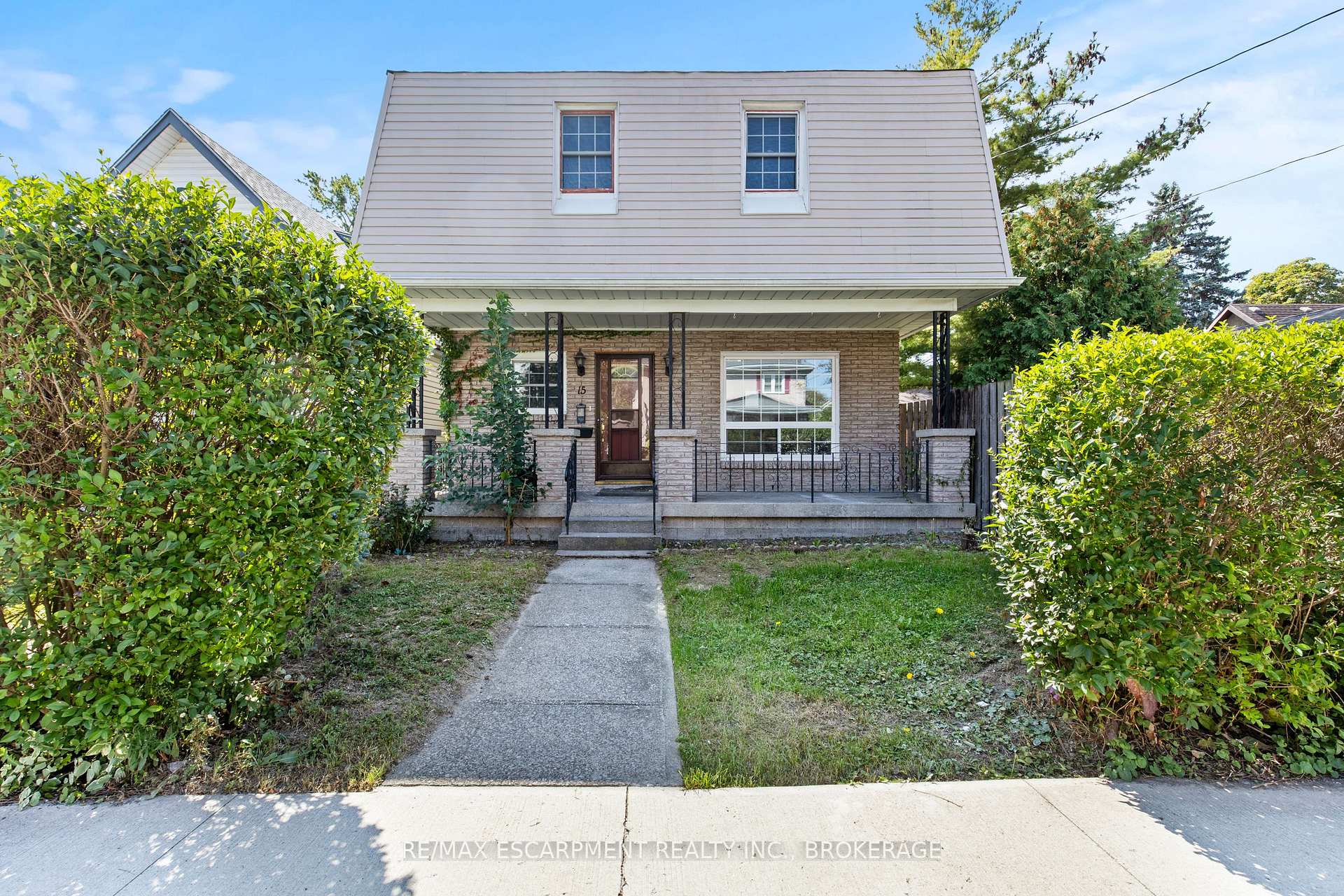 15 MCCORMICK Street Upper, Welland, ON L3C 4L8