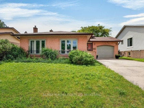 34 Crestcombe Road, St. Catharines, ON L2S 2J4