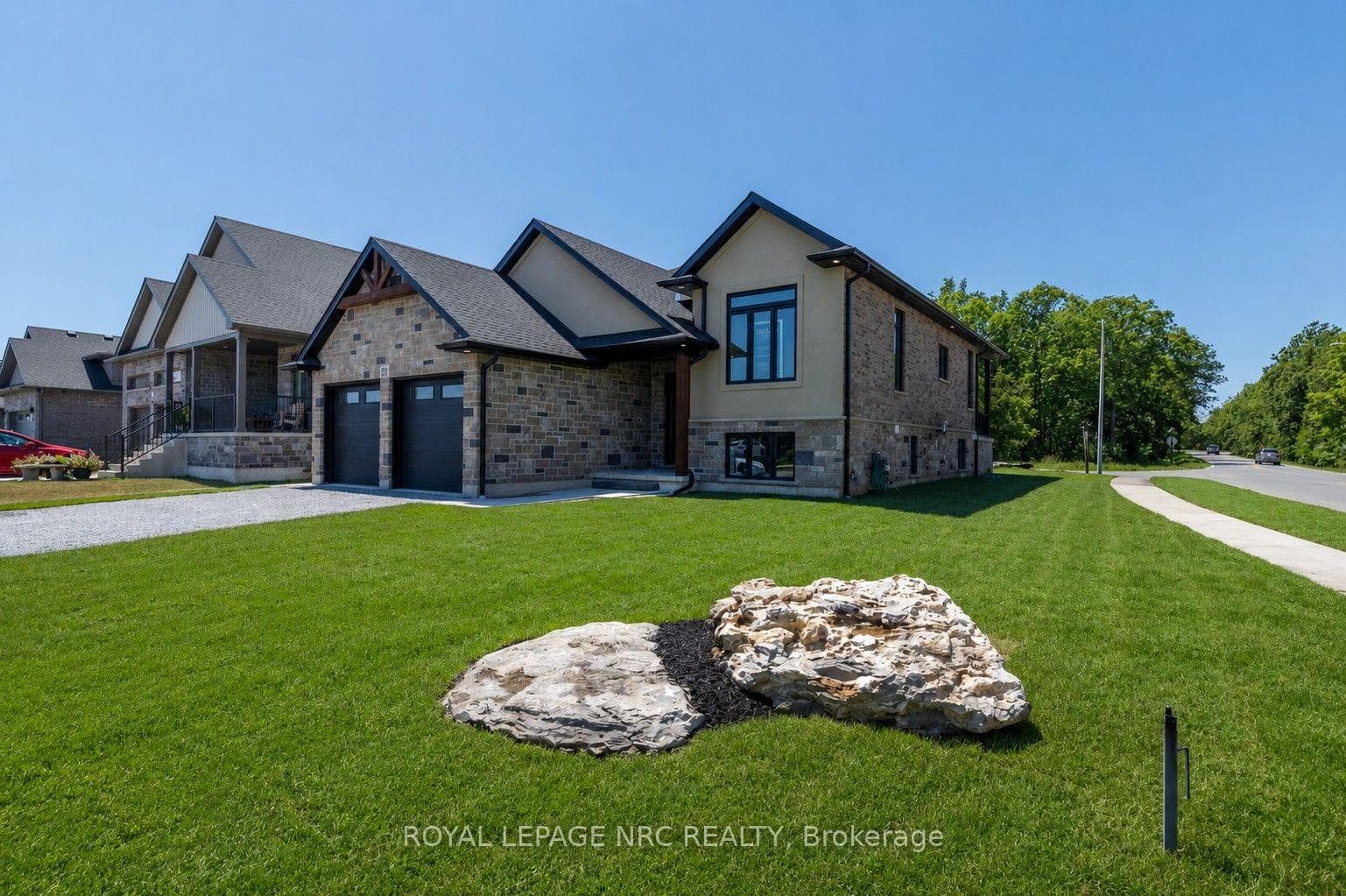 270 Lancaster Drive, Port Colborne, ON L2V 5P3
