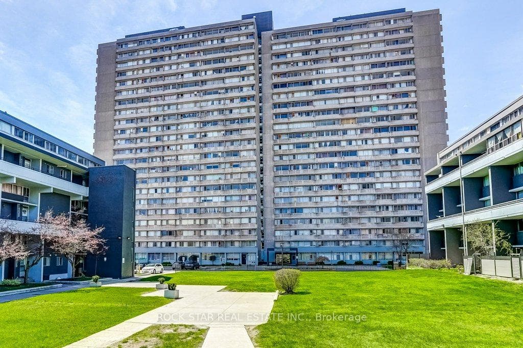 10 Sunny Glenway 708, Toronto, ON M3C 2Z3