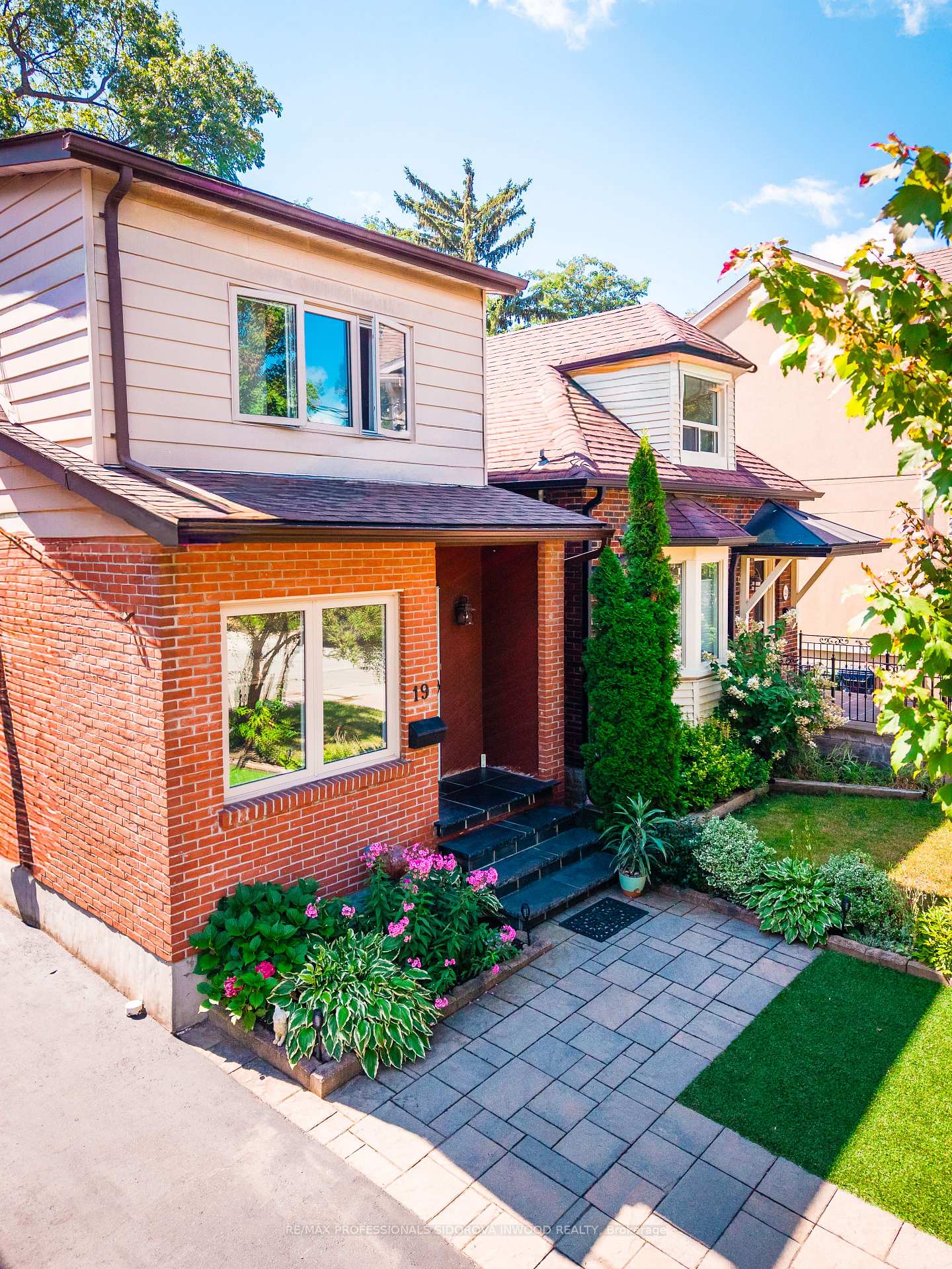 19 Harshaw Avenue, Toronto, ON M6S 1X9