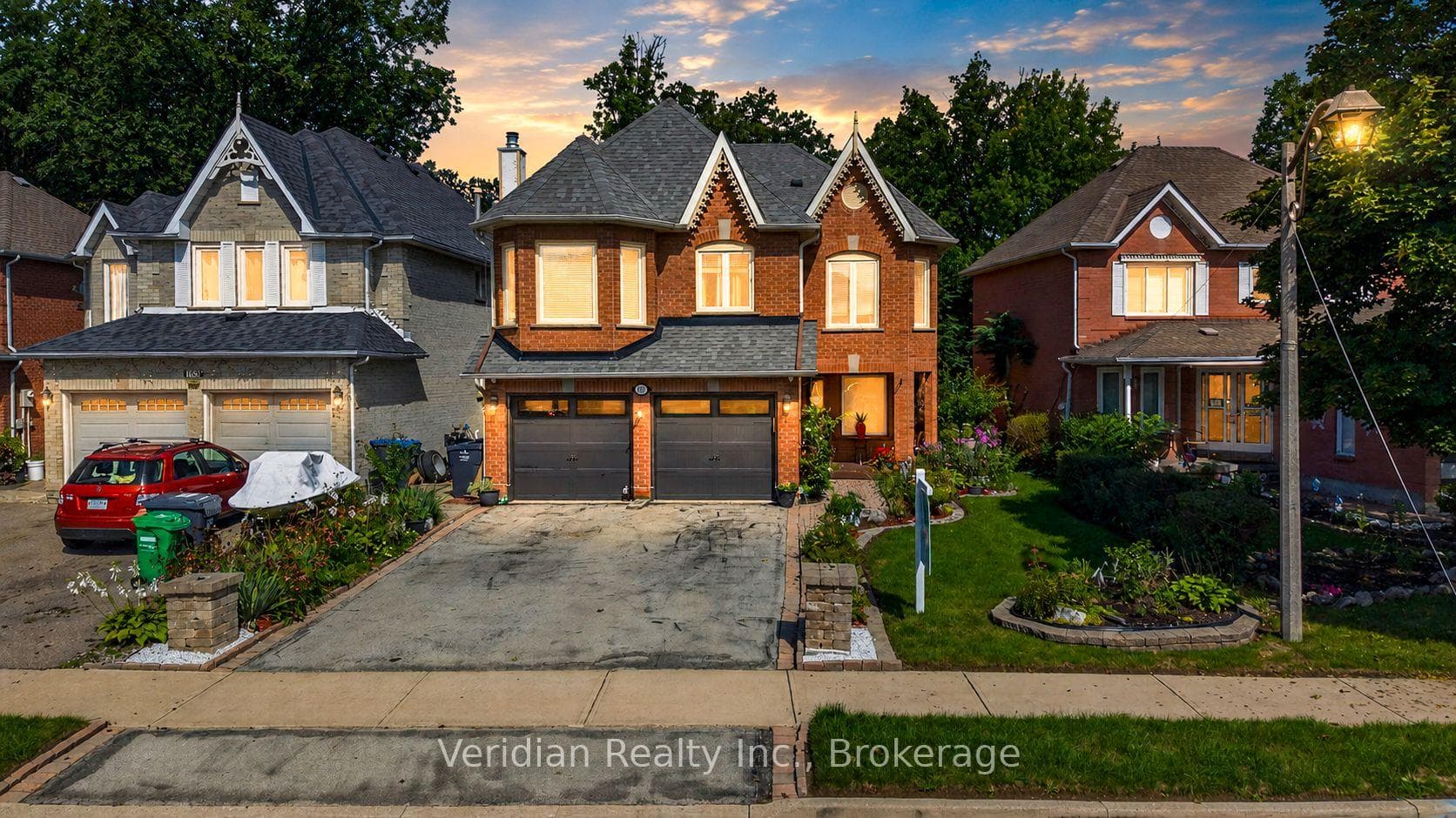 103 Vivians Crescent, Brampton, ON L6Y 4V4