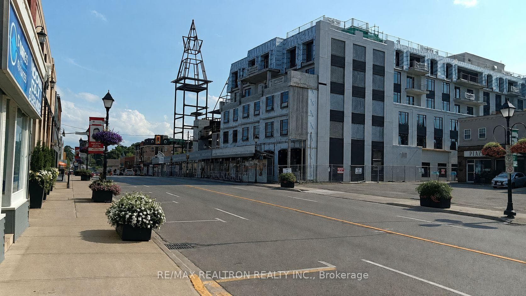15198 Yonge Street #2, Aurora, ON L4G 1L9
