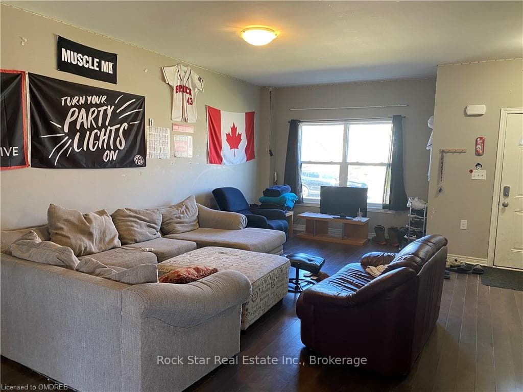 20B CHESTNUT Street E, St. Catharines, ON L2T 1G7