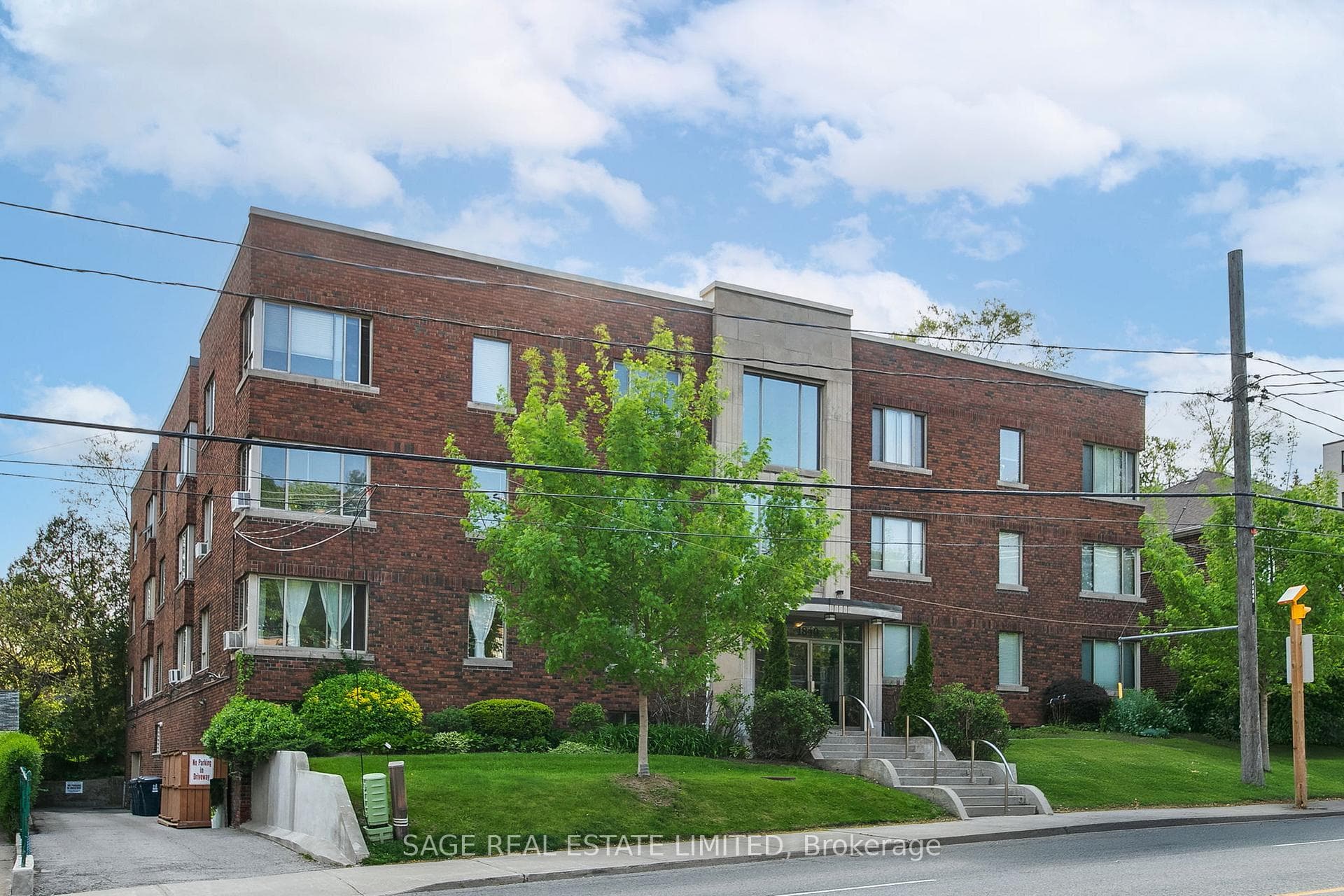1840 Bathurst Street 204, Toronto, ON M5P 3K7
