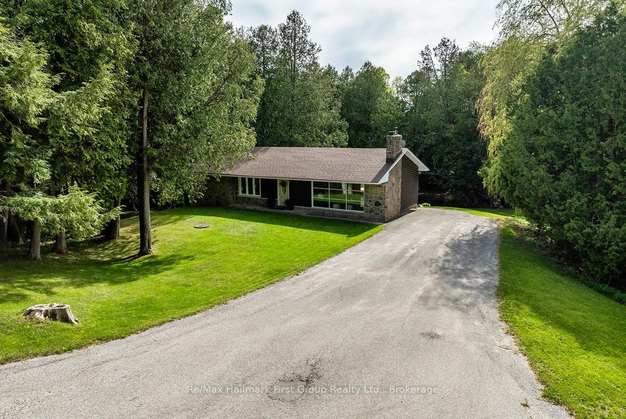 4818 Thornton Road N, Oshawa, ON L1H 0T4