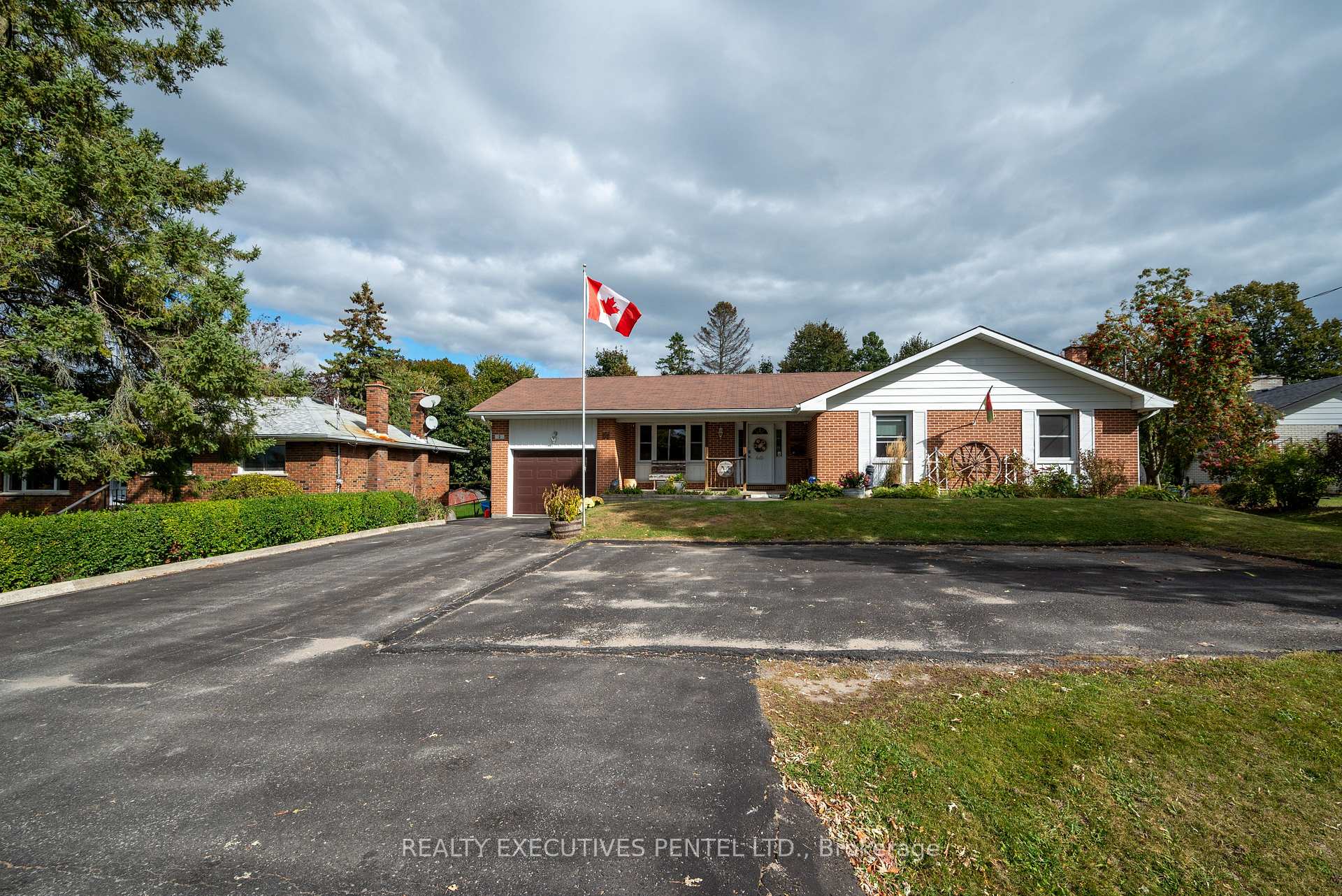 2 Catherine Street, Hamilton Township, ON K9A 3E4