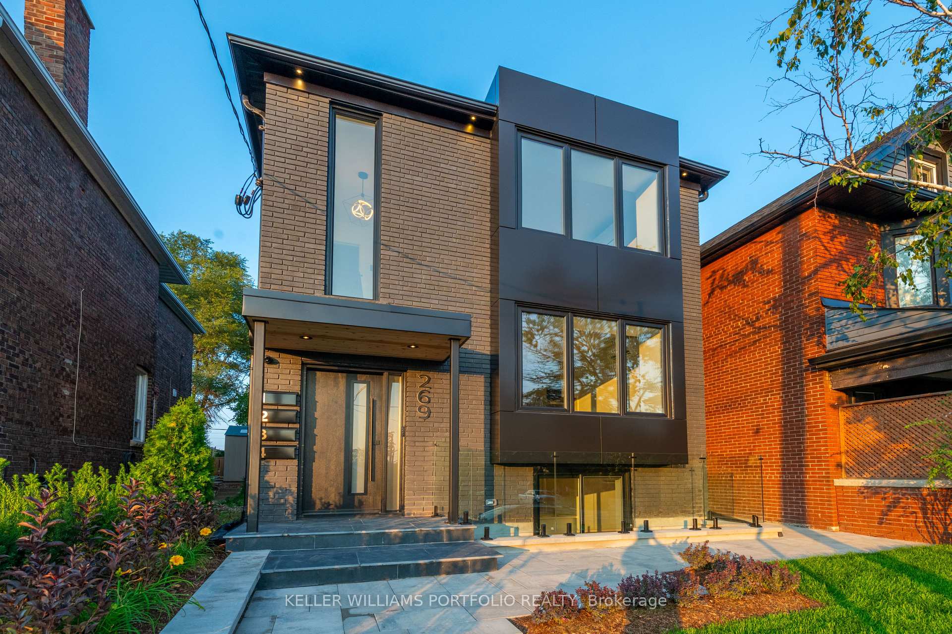 269 Donlands Avenue 1, Toronto, ON M4J 3R5
