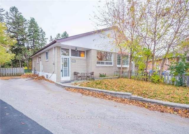 104 willow(main floor) Lane, Newmarket, ON L3Y 4J2
