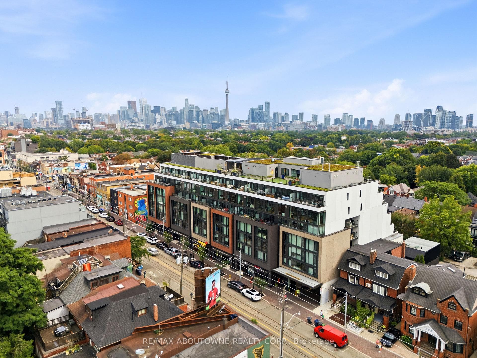 899 College Street PH618, Toronto, ON M6H 3P7