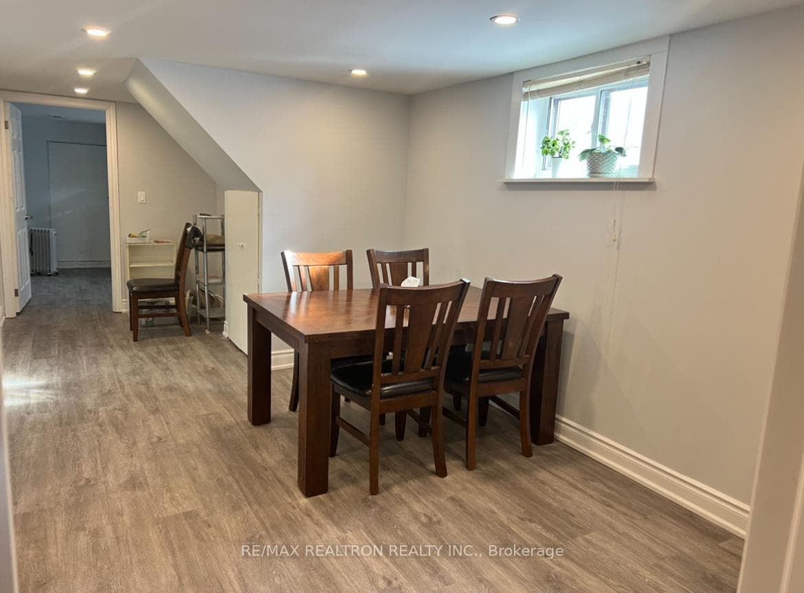 26 Beaverton Road S Bsmt, Richmond Hill, ON L4C 2H6