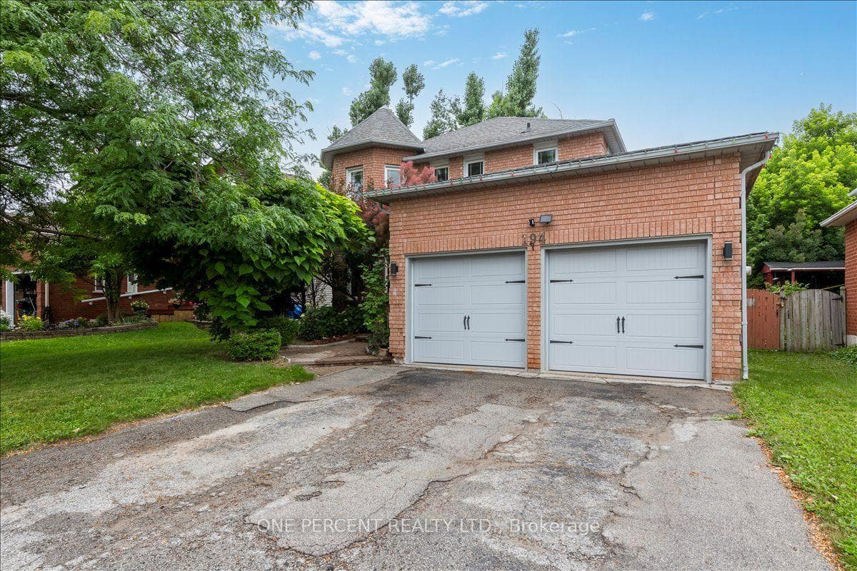 194 W Livingstone Street W, Barrie, ON L4N 6Z9