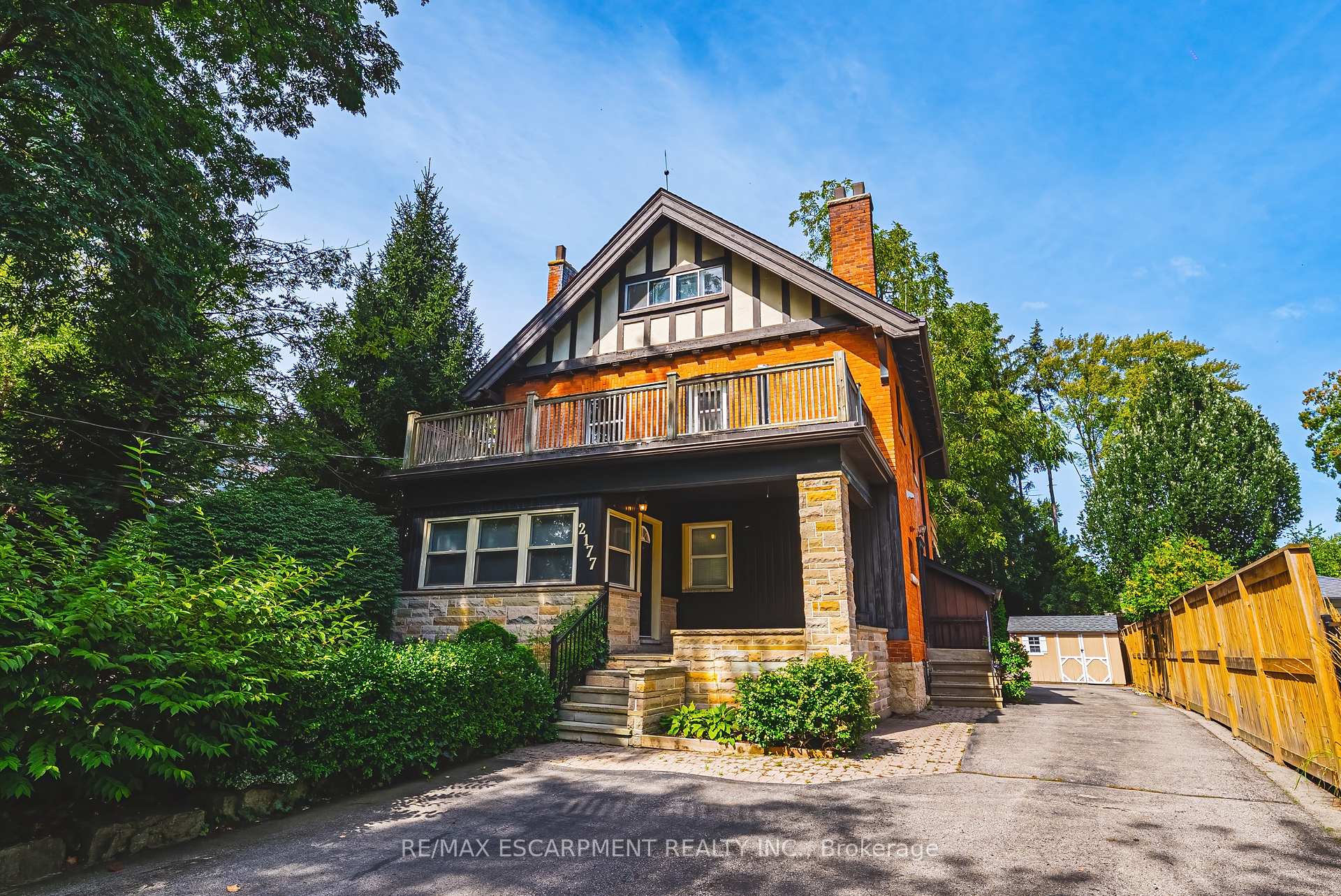 2177 Lakeshore Road, Burlington, ON L7R 1A5