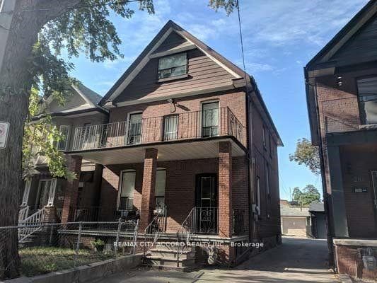 282 Gladstone Avenue Main Floor, Toronto, ON M6J 3L6