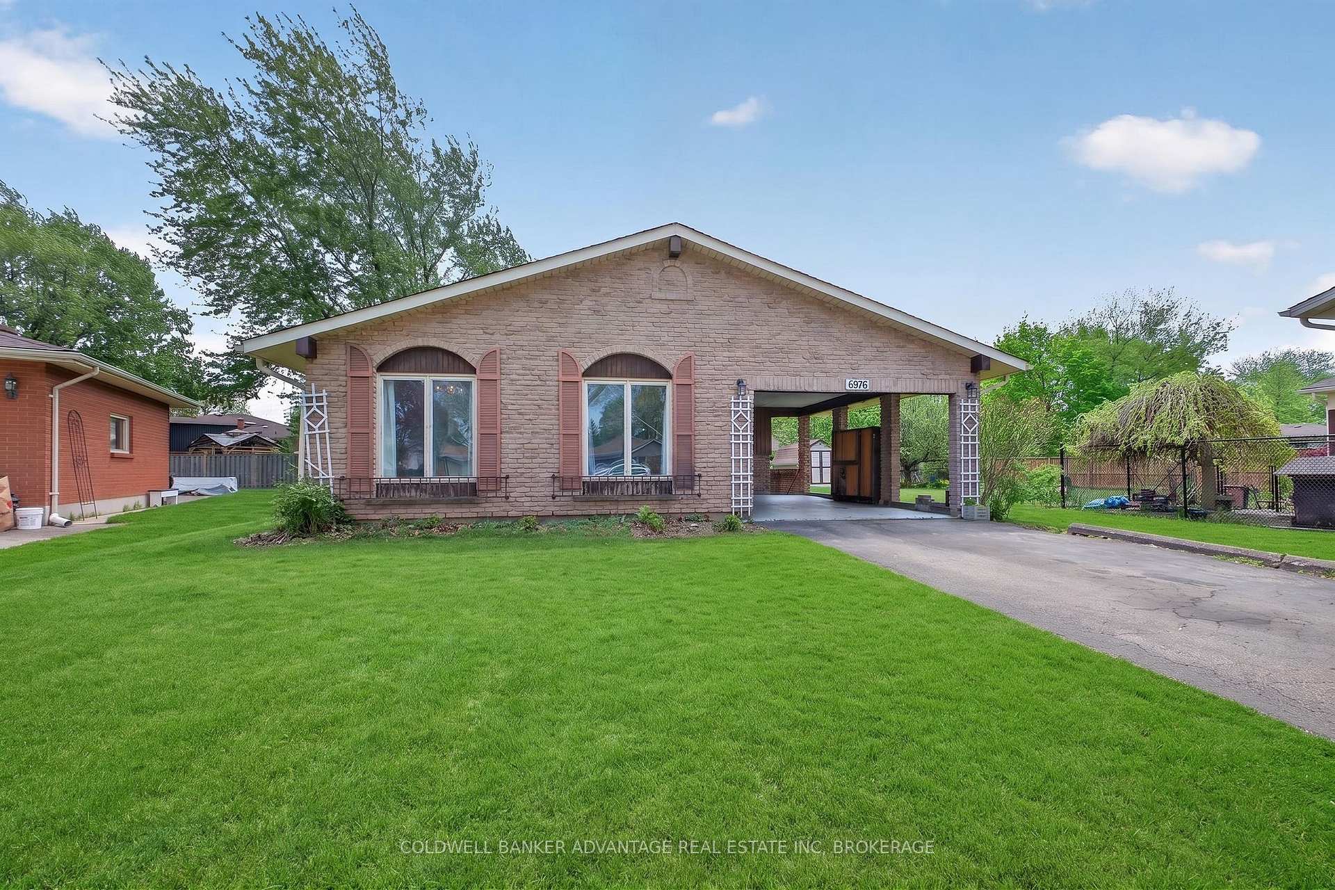 6976 ABBEY Circle, Niagara Falls, ON L2J 3N4