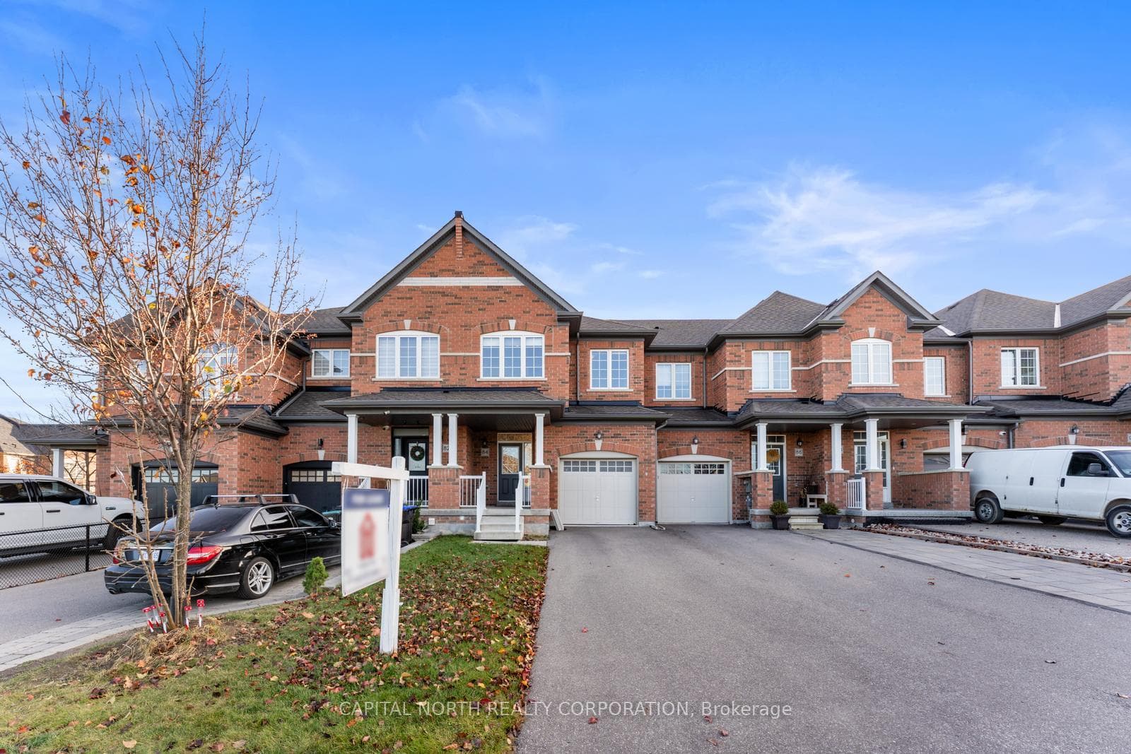 84 Fortis Crescent, Bradford West Gwillimbury, ON L3Z 2A6