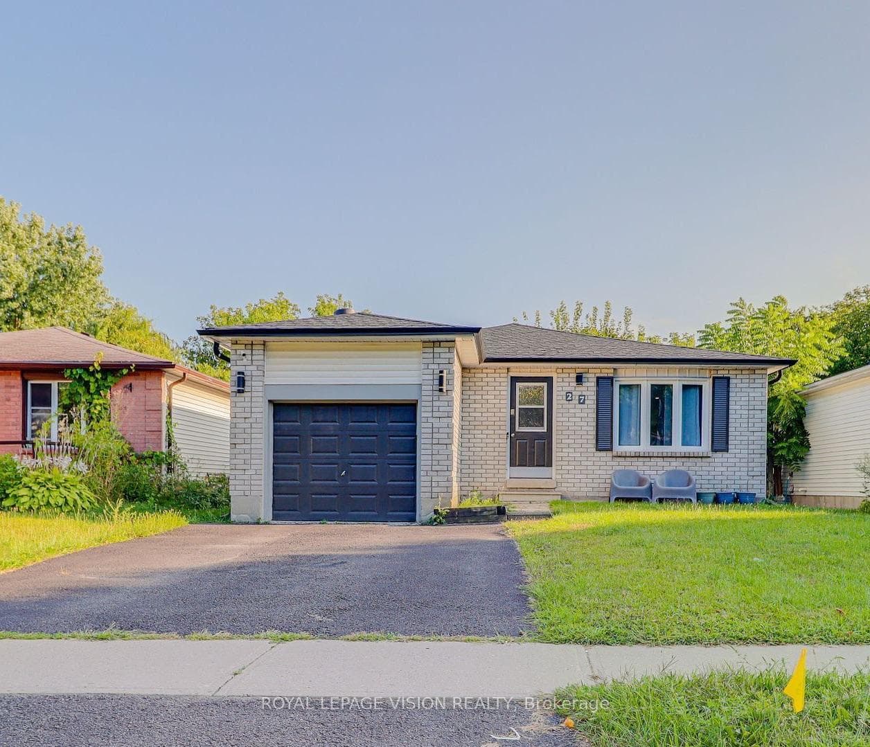 27 Maitland Drive, Barrie, ON L4M 5V9