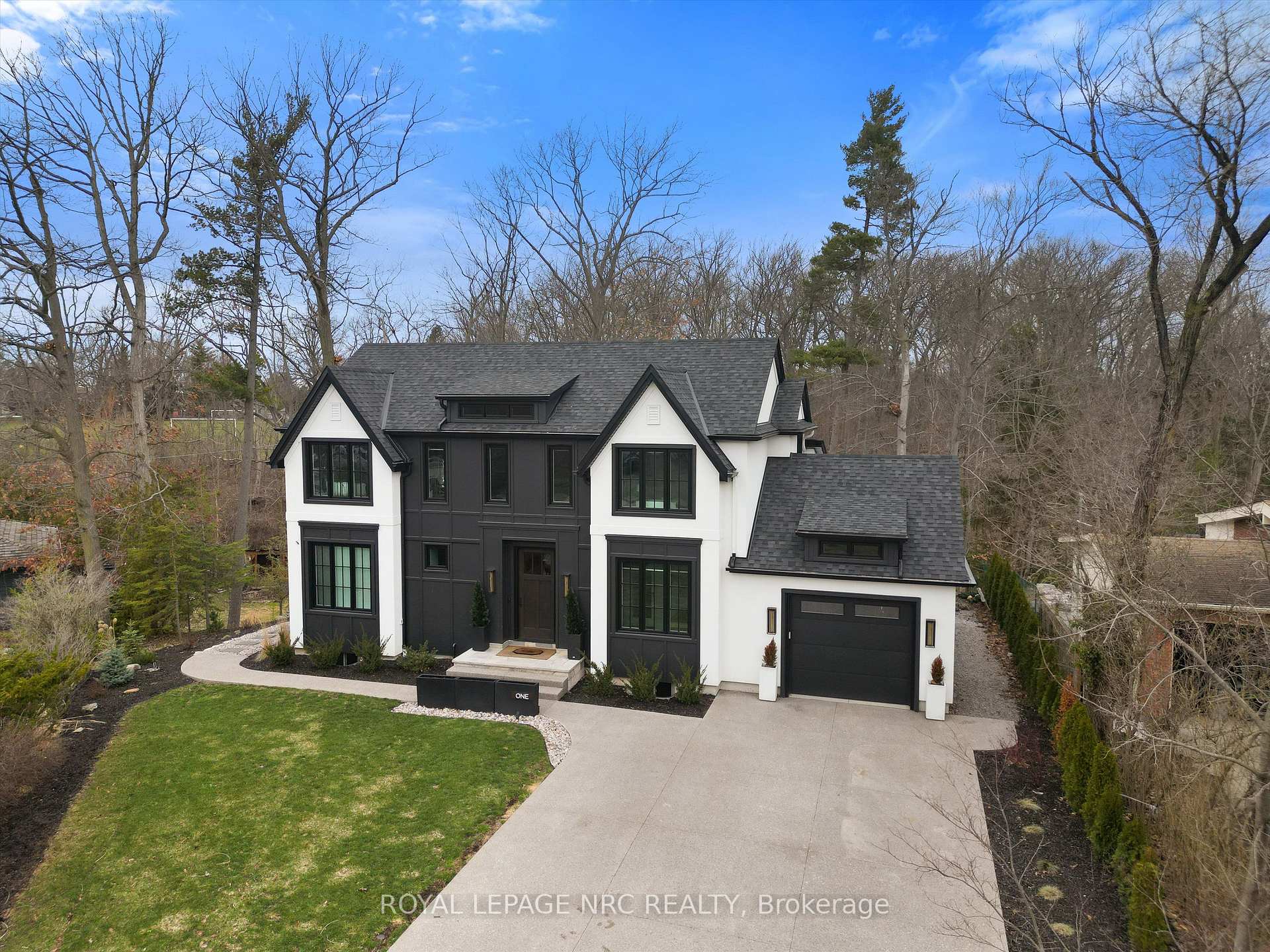 1 Briarfield Crescent, St. Catharines, ON L2T 3T4