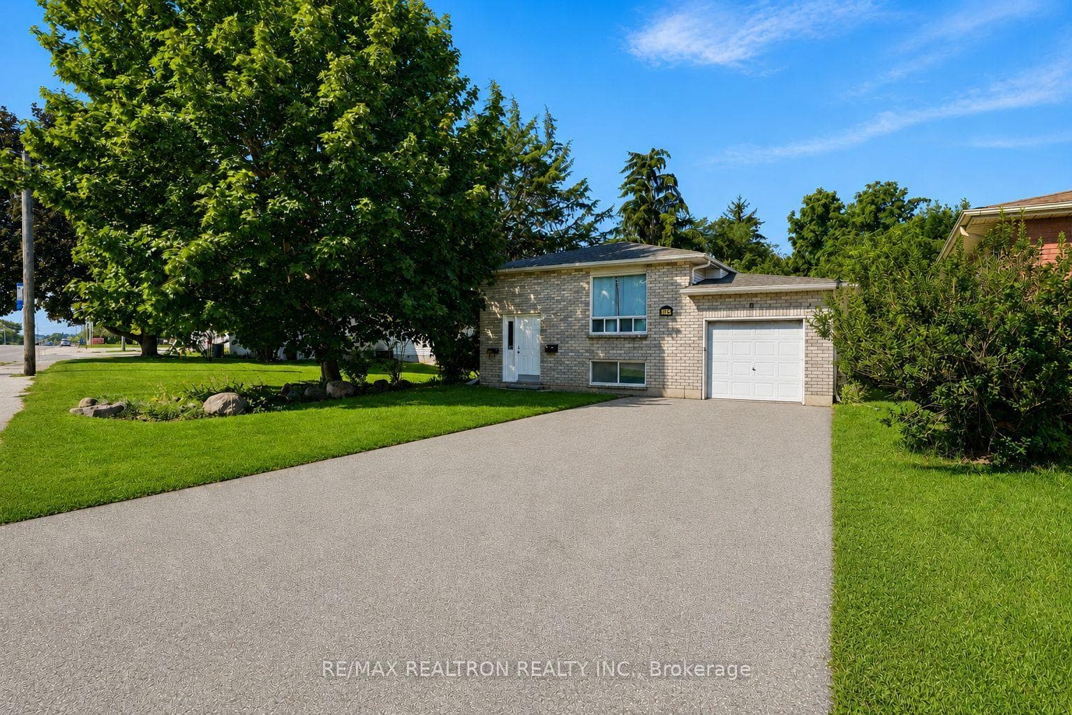 414 The Queensway Road S, Georgina, ON L4P 2C7
