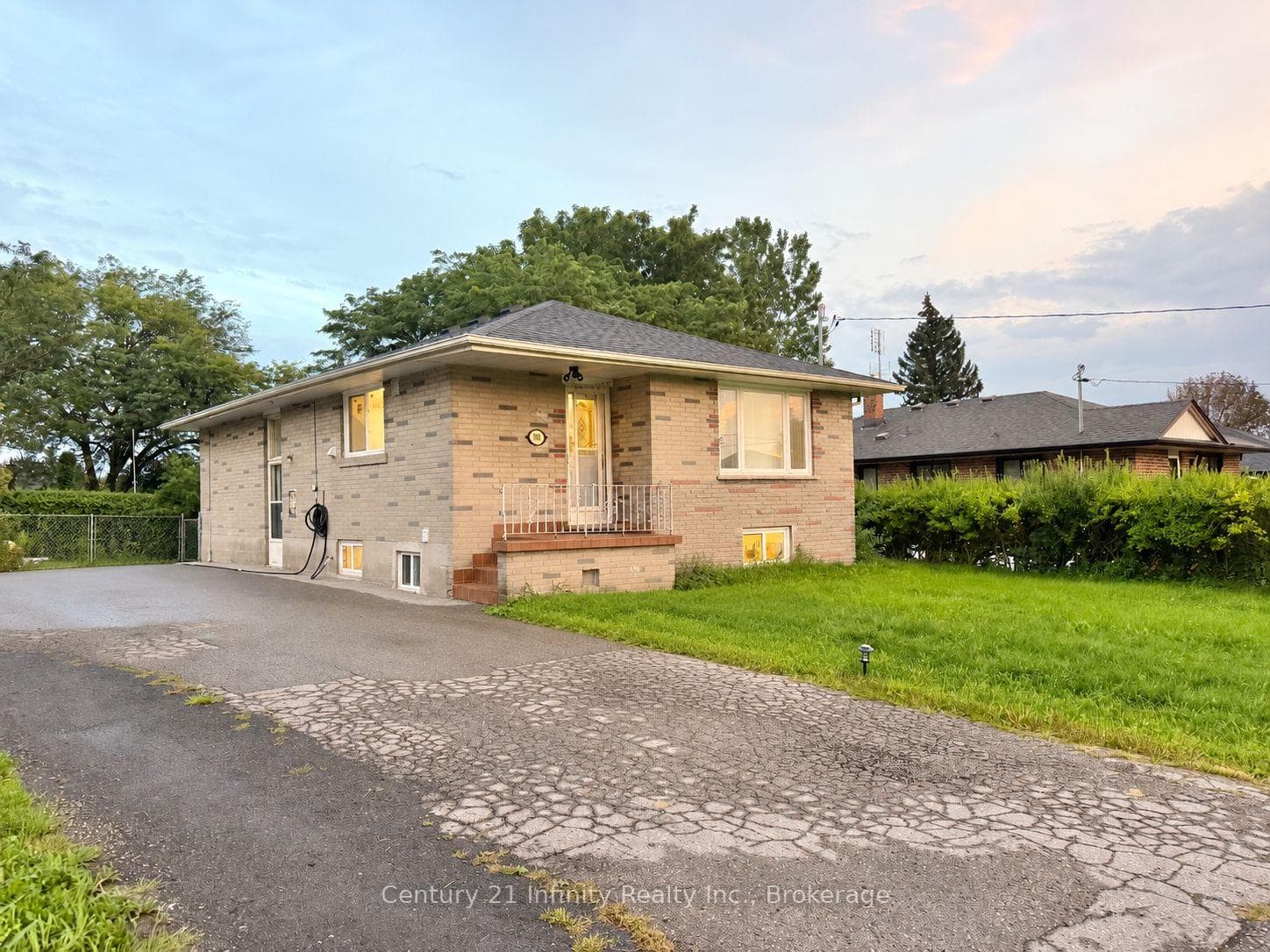 701 Maria Street, Whitby, ON L1N 1P9