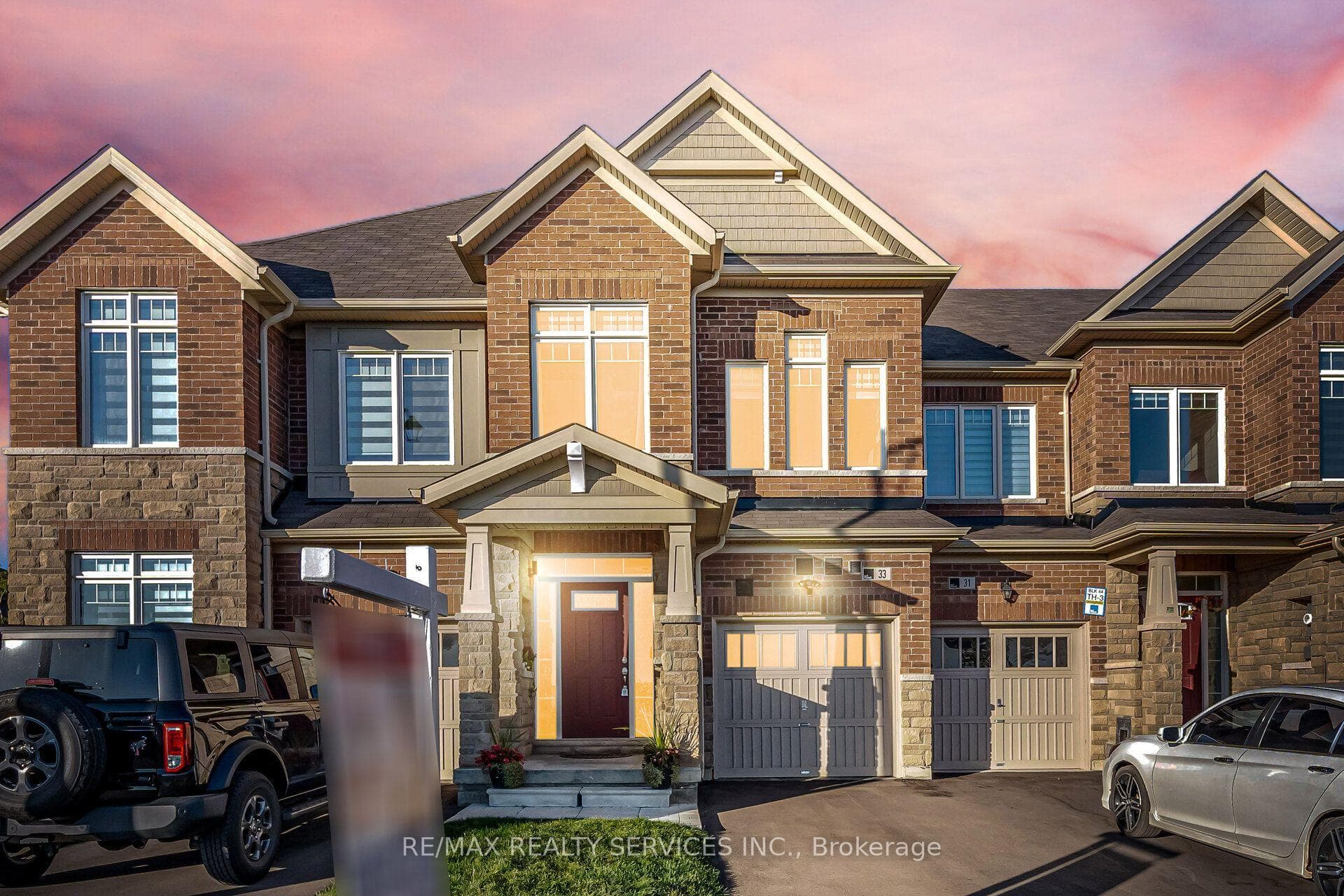 33 Sparrowbrook Street, Caledon, ON L7C 4G8