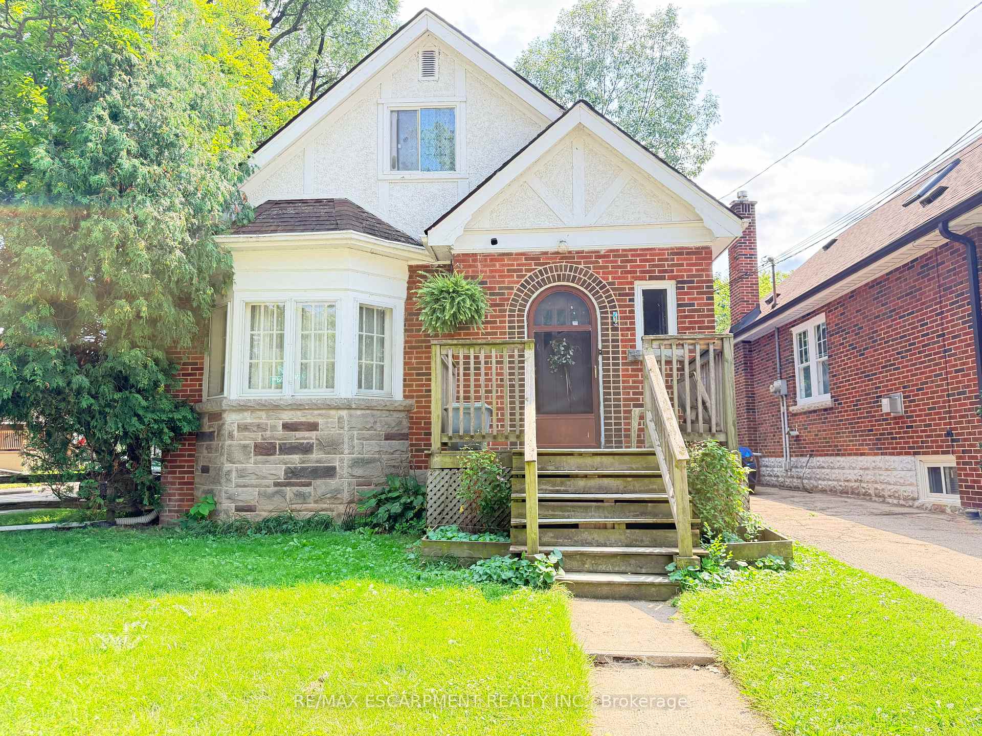 1 Norwood Road, Hamilton, ON L8S 3P8