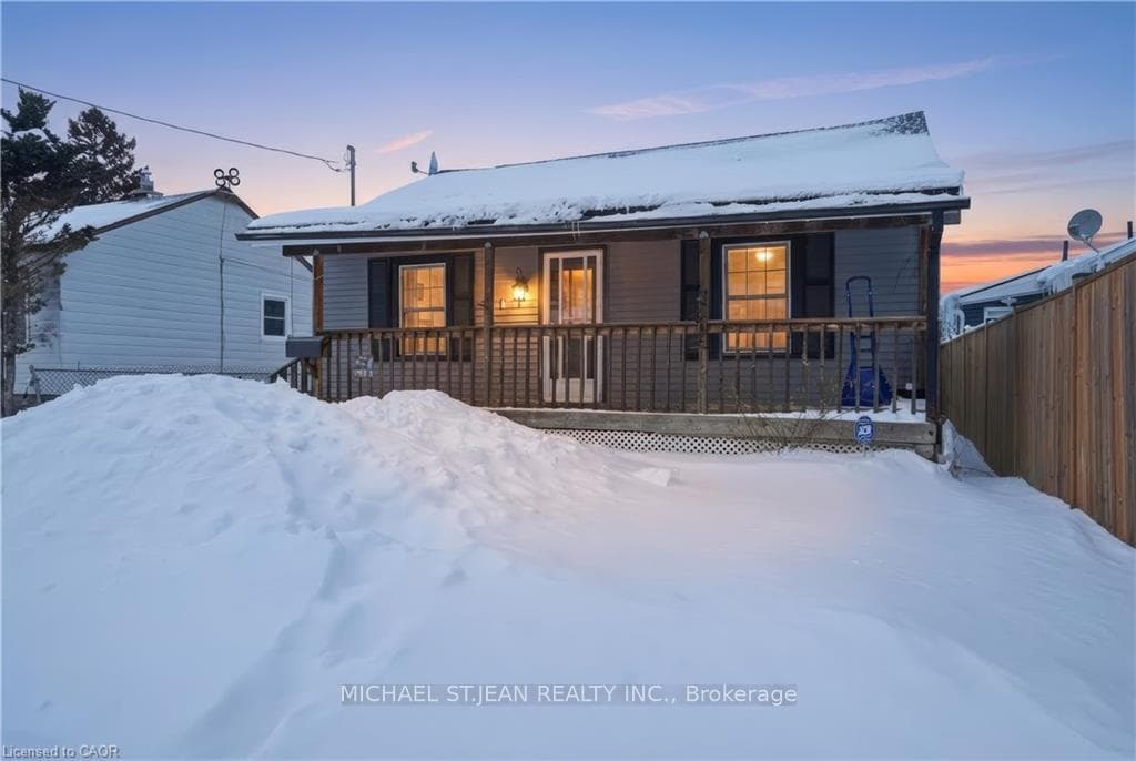4 Hilda Street, St. Catharines, ON L2S 1Z8