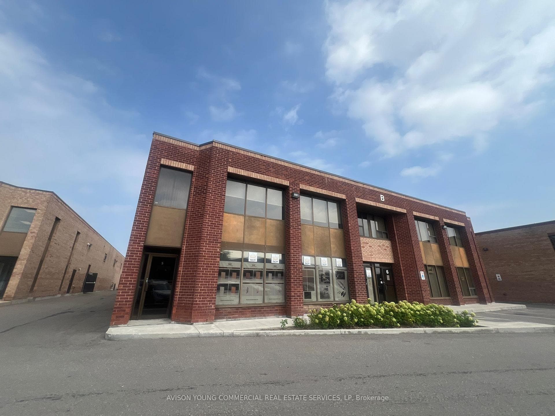 110 Cidermill Avenue 5, Vaughan, ON L4K 4L9